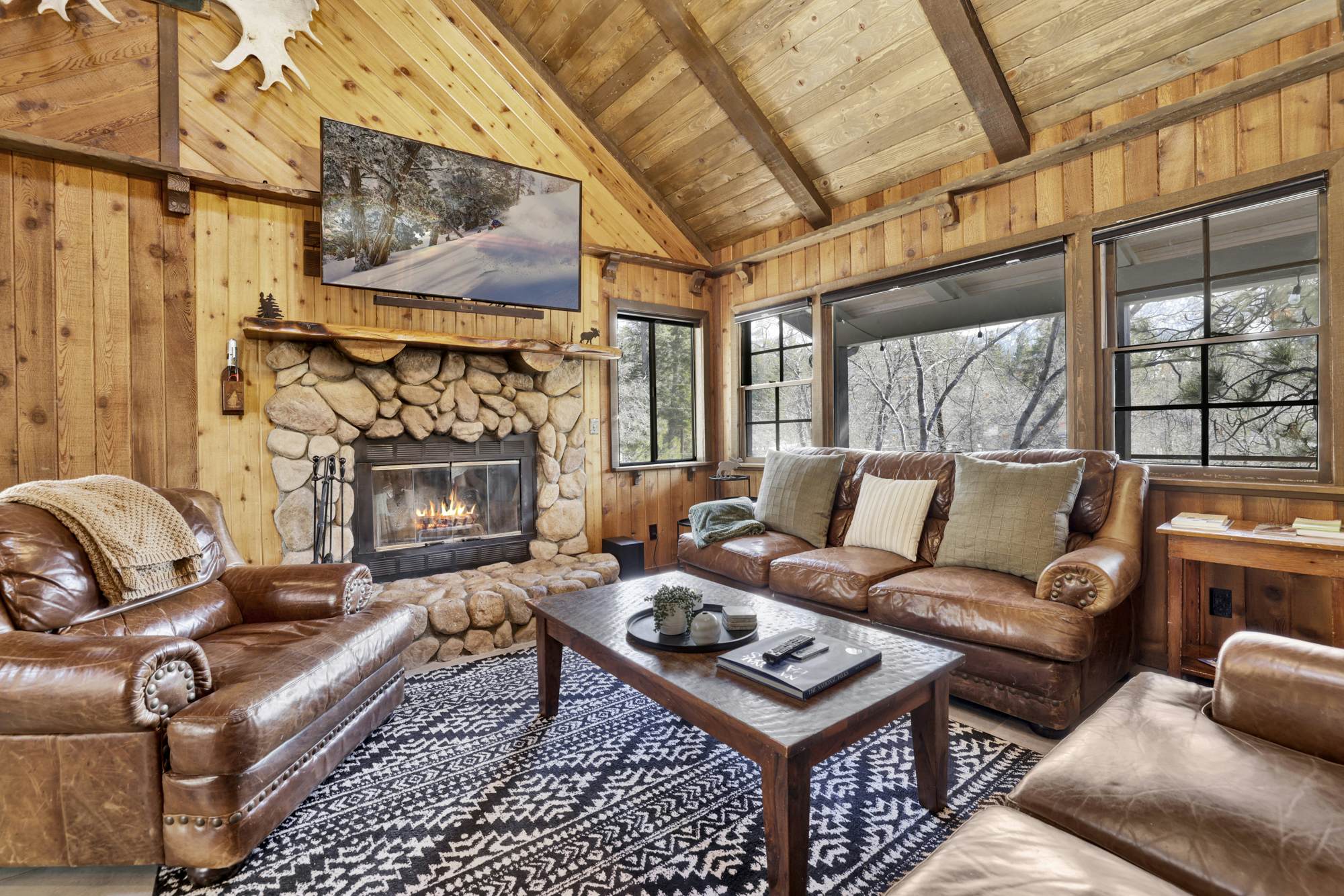 2462-Moose Mountain Manor