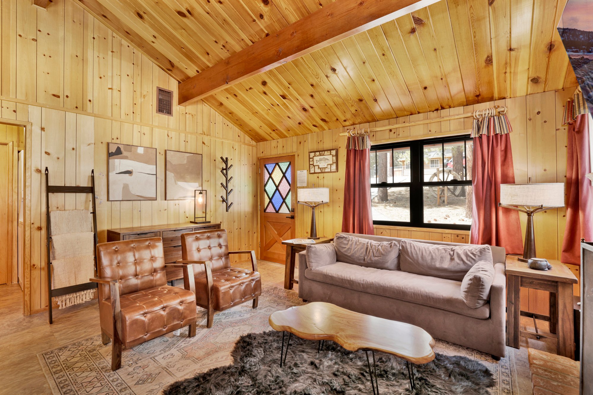 Relaxing Bruin Chalet at Big Bear City- Minutes to Activities
