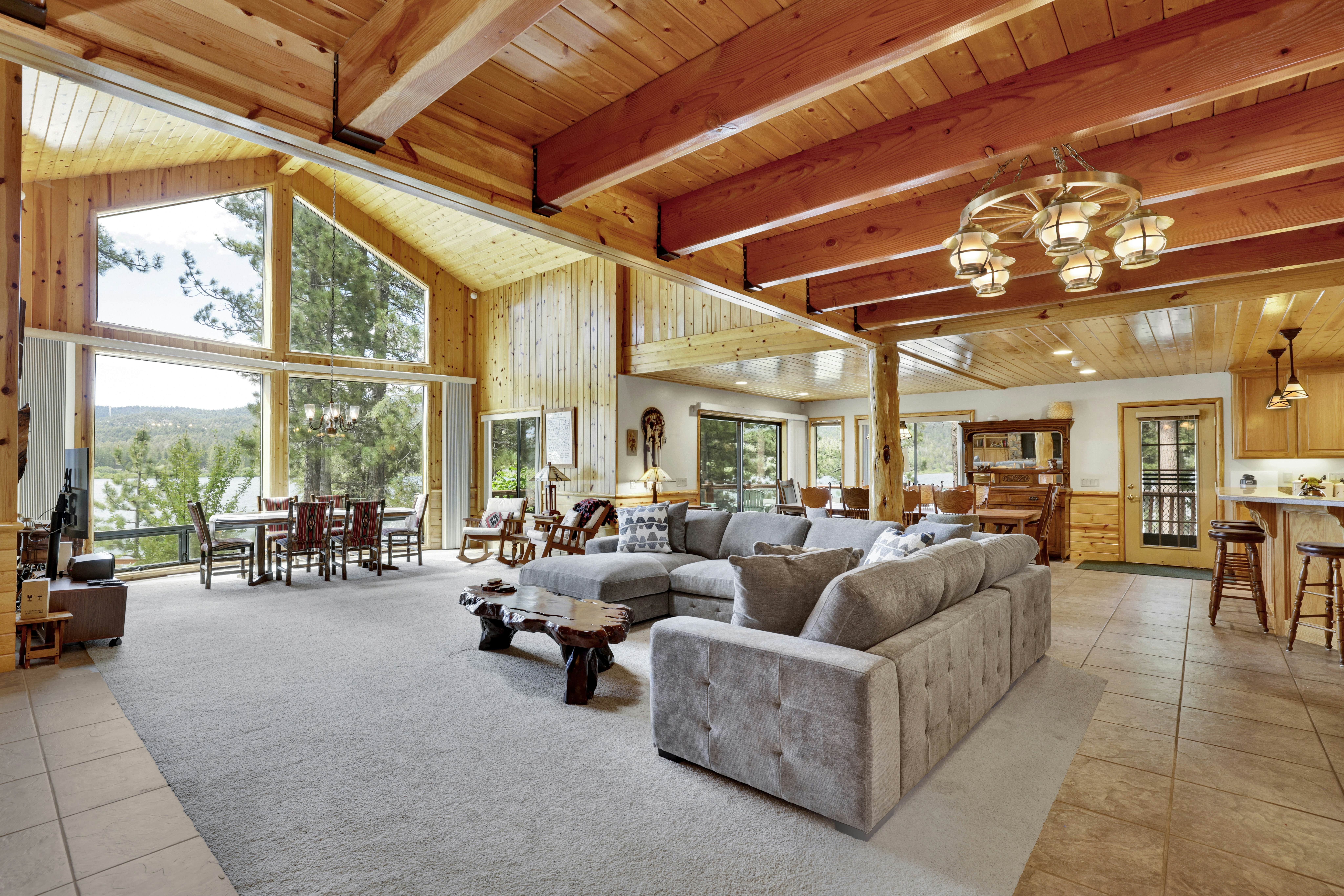 2471-Eagle Point Lake House