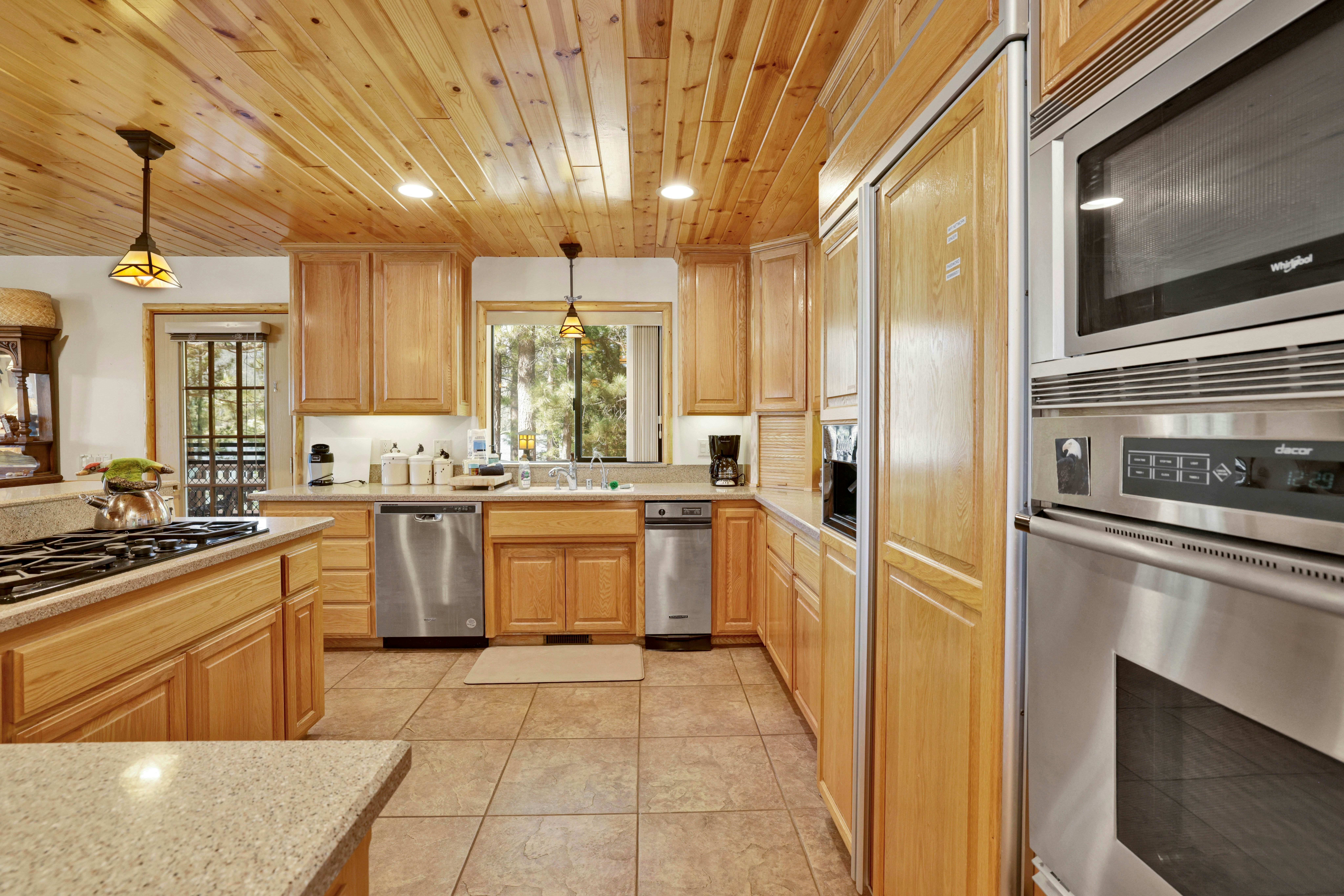 2471-Eagle Point Lake House