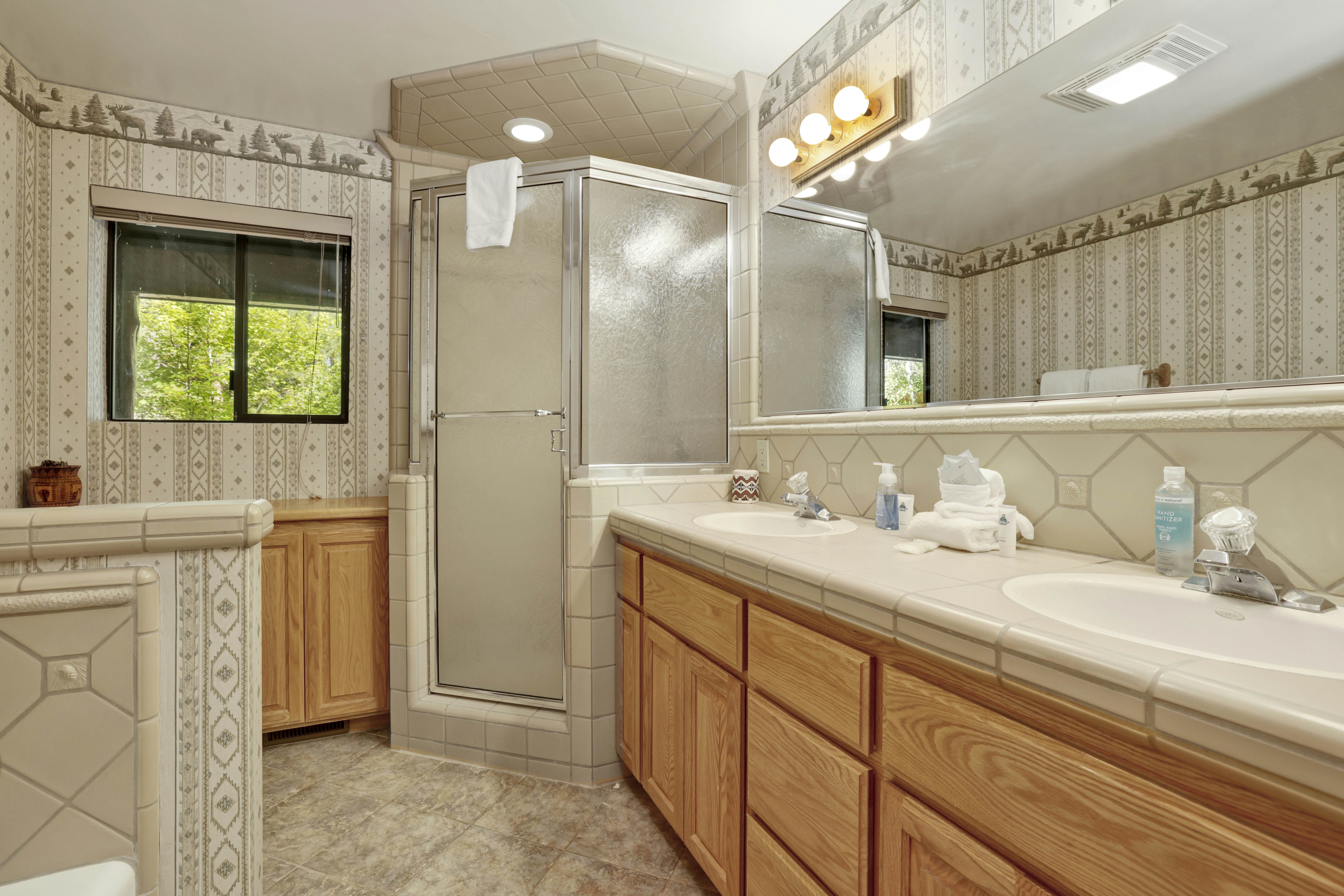 2471-Eagle Point Lake House