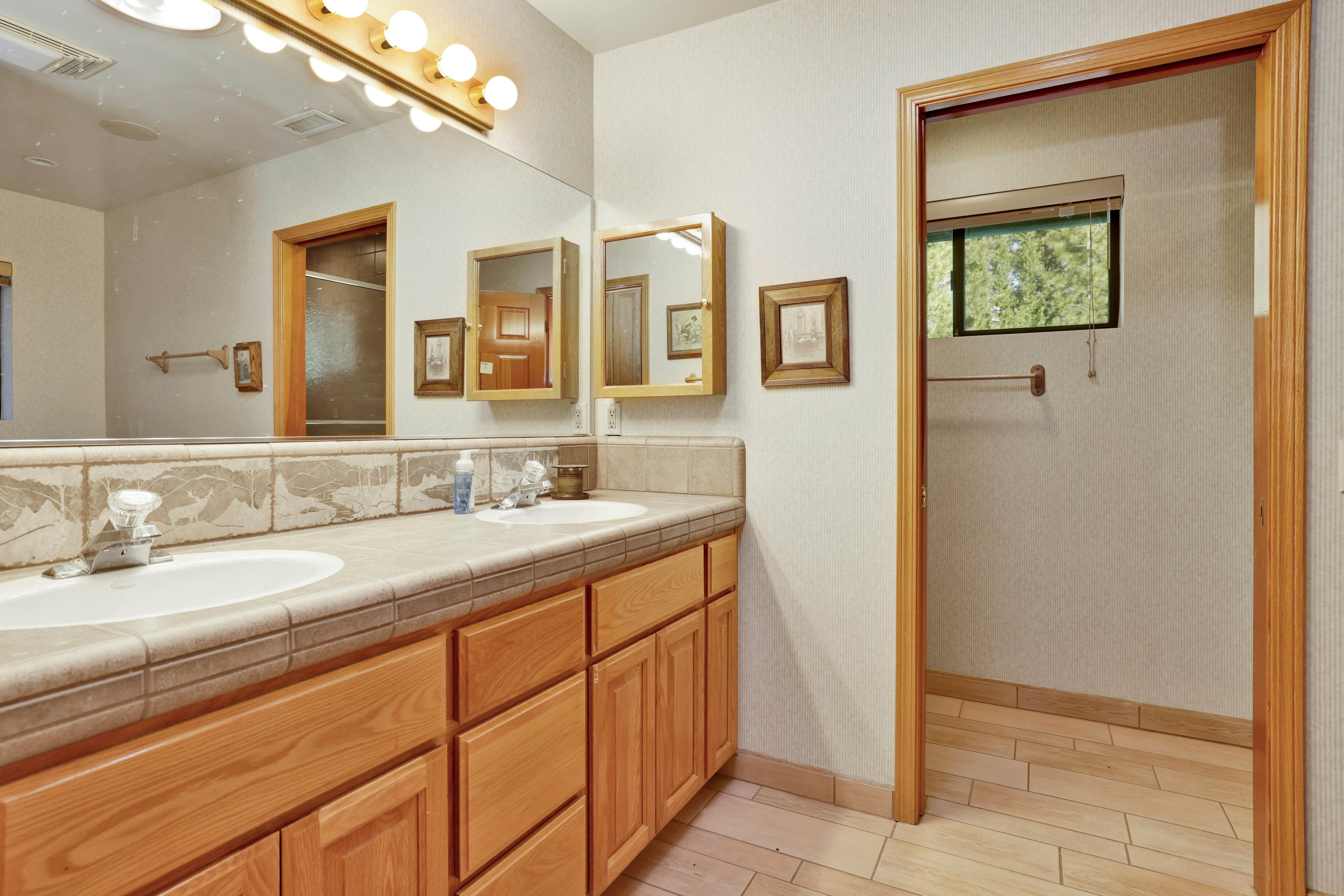 2471-Eagle Point Lake House