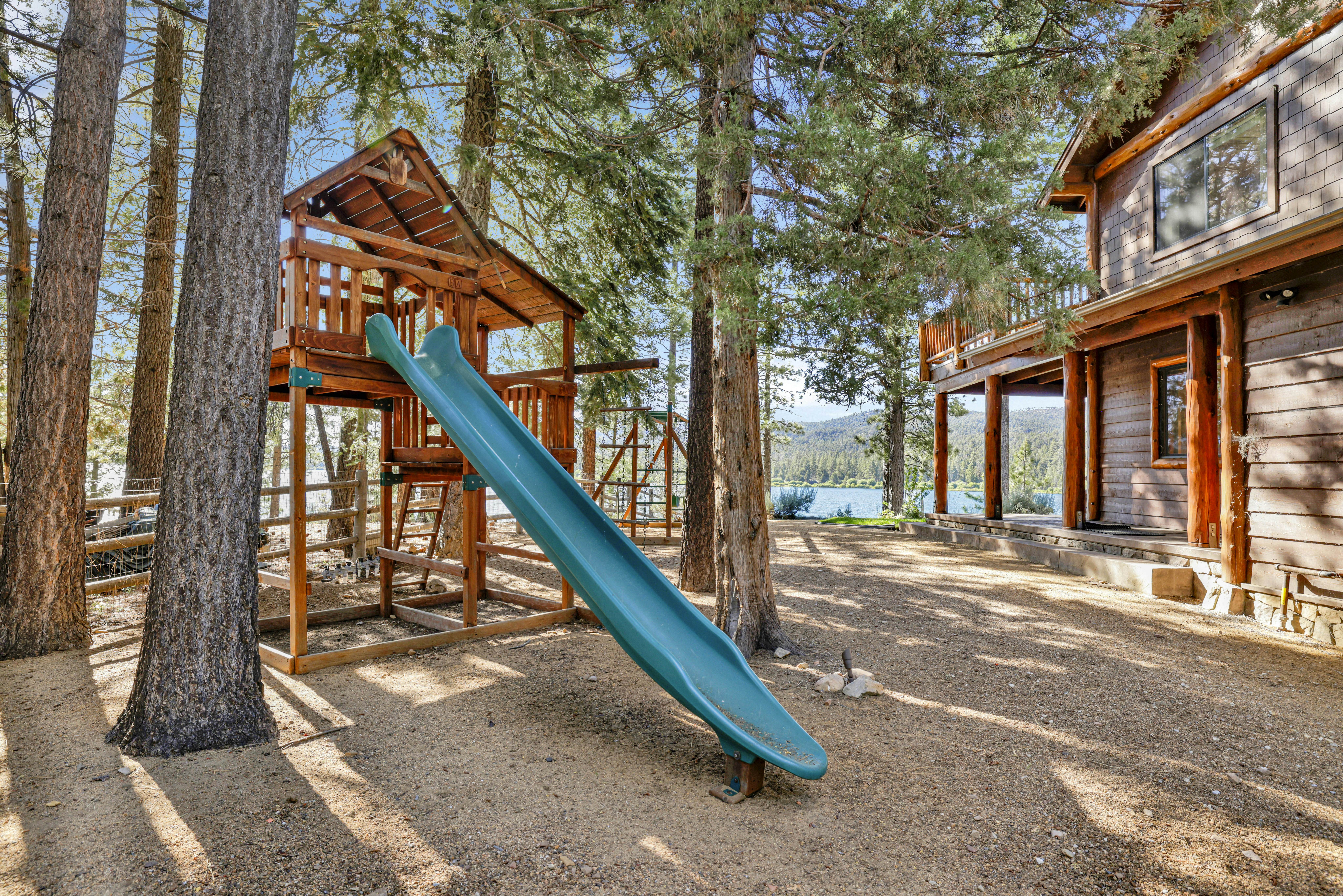 2471-Eagle Point Lake House