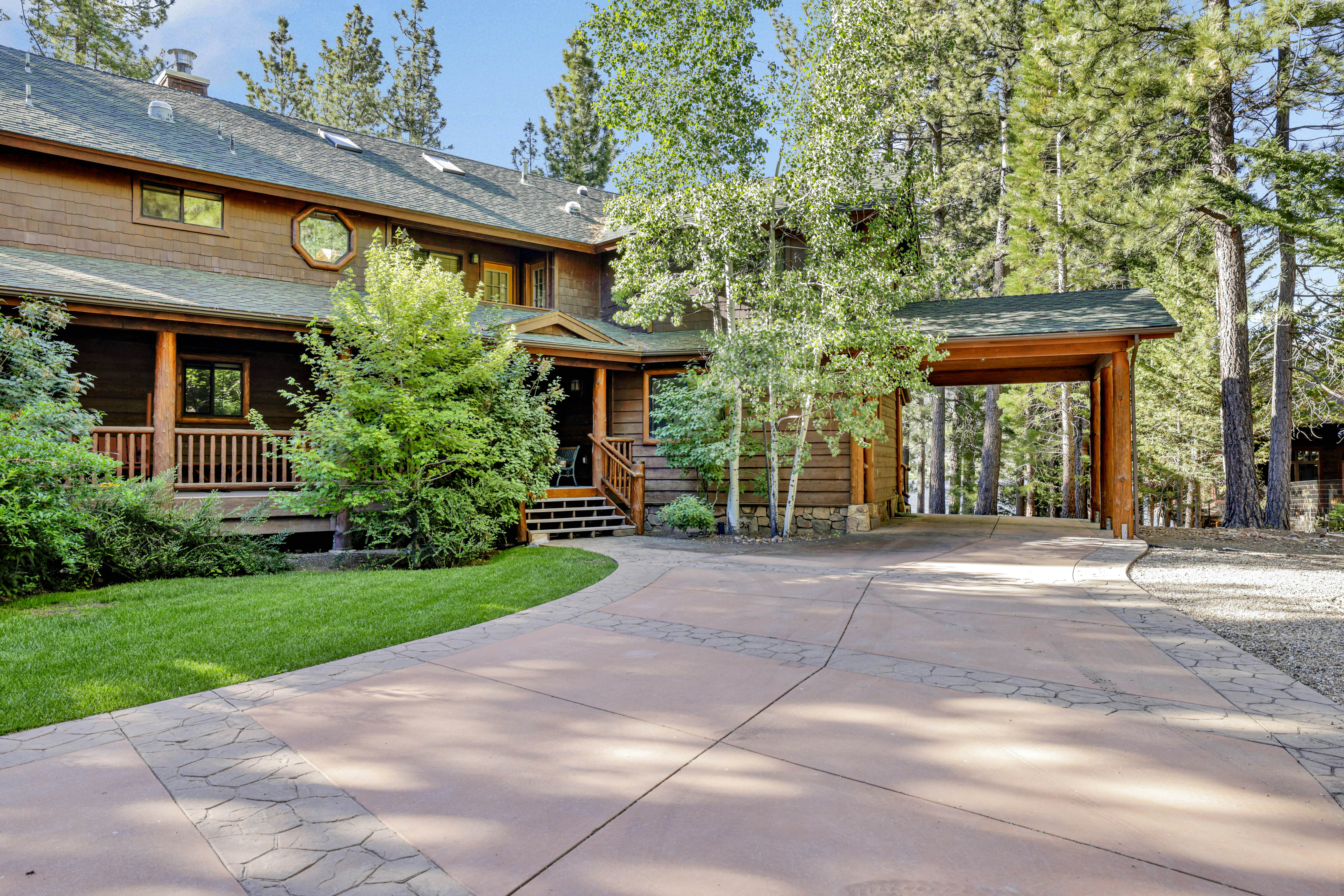 2471-Eagle Point Lake House