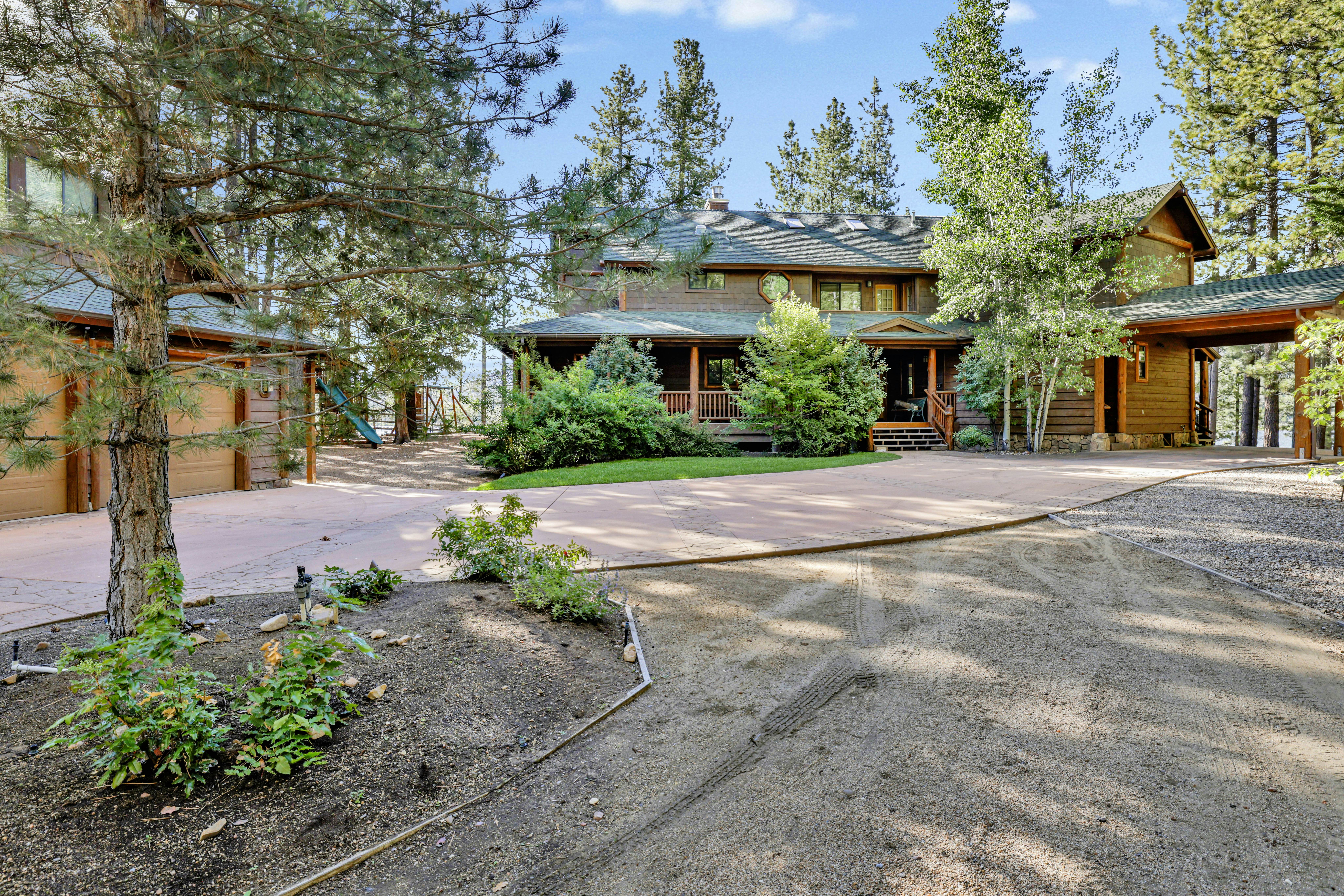 2471-Eagle Point Lake House