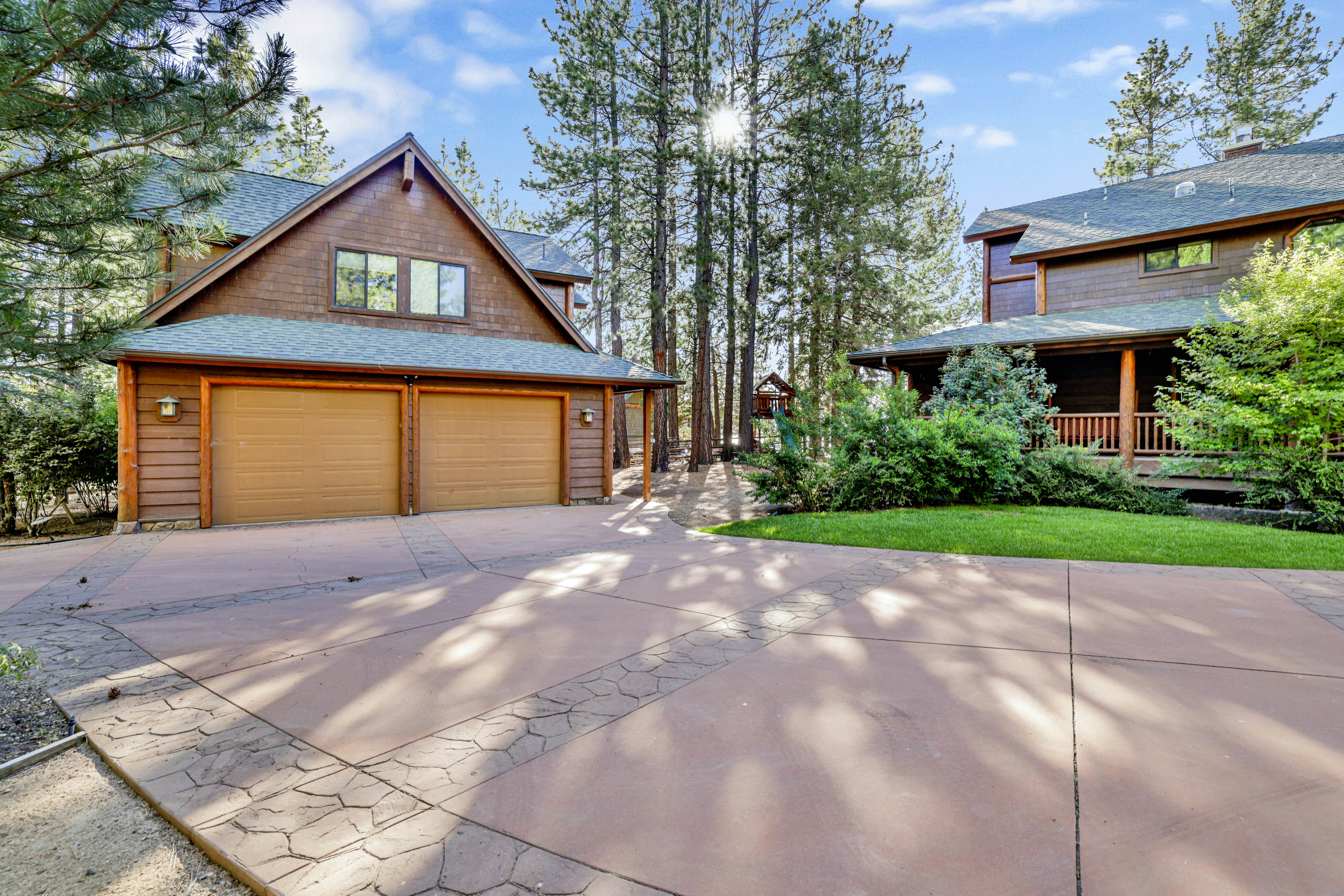 2471-Eagle Point Lake House