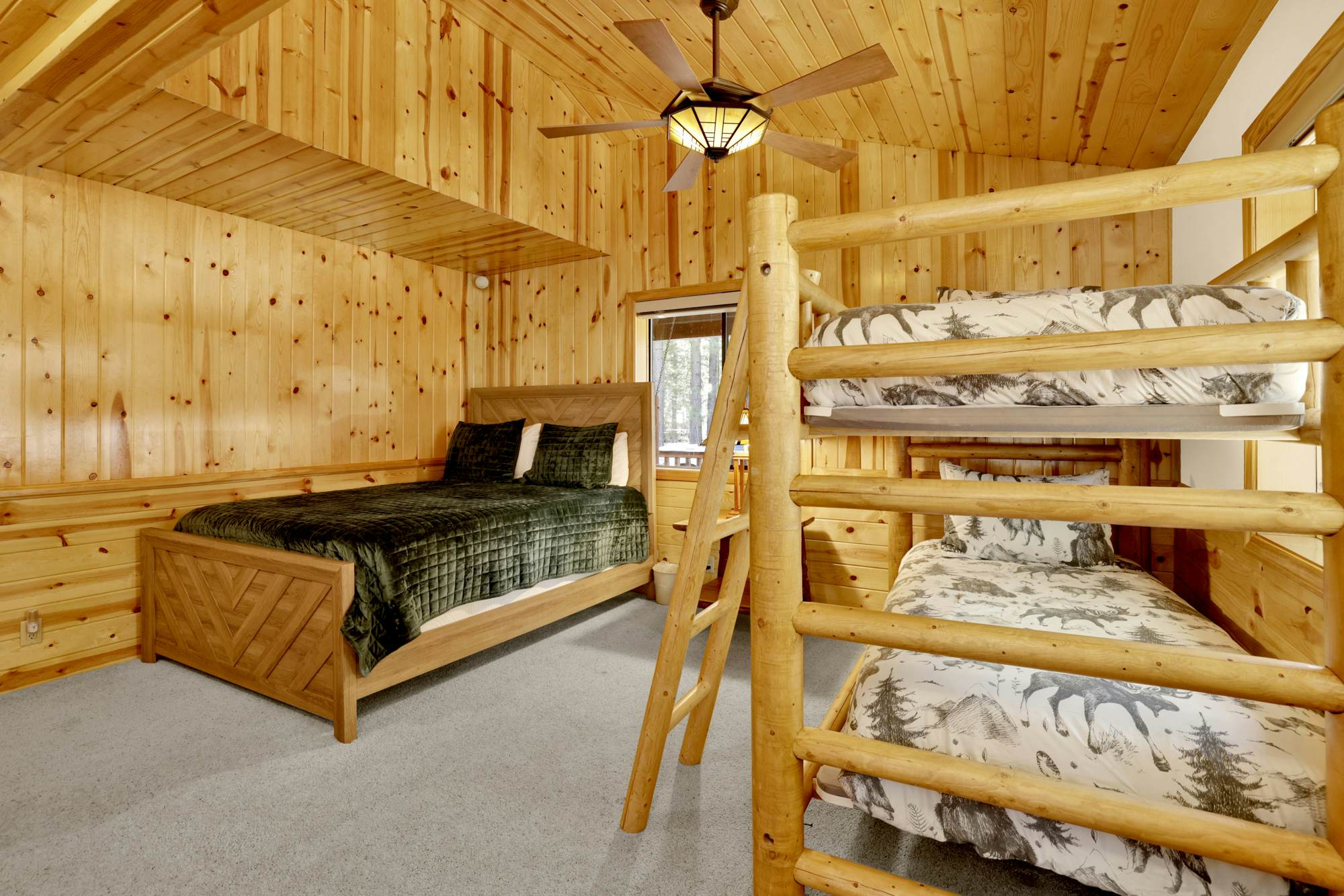 2471-Eagle Point Lake House