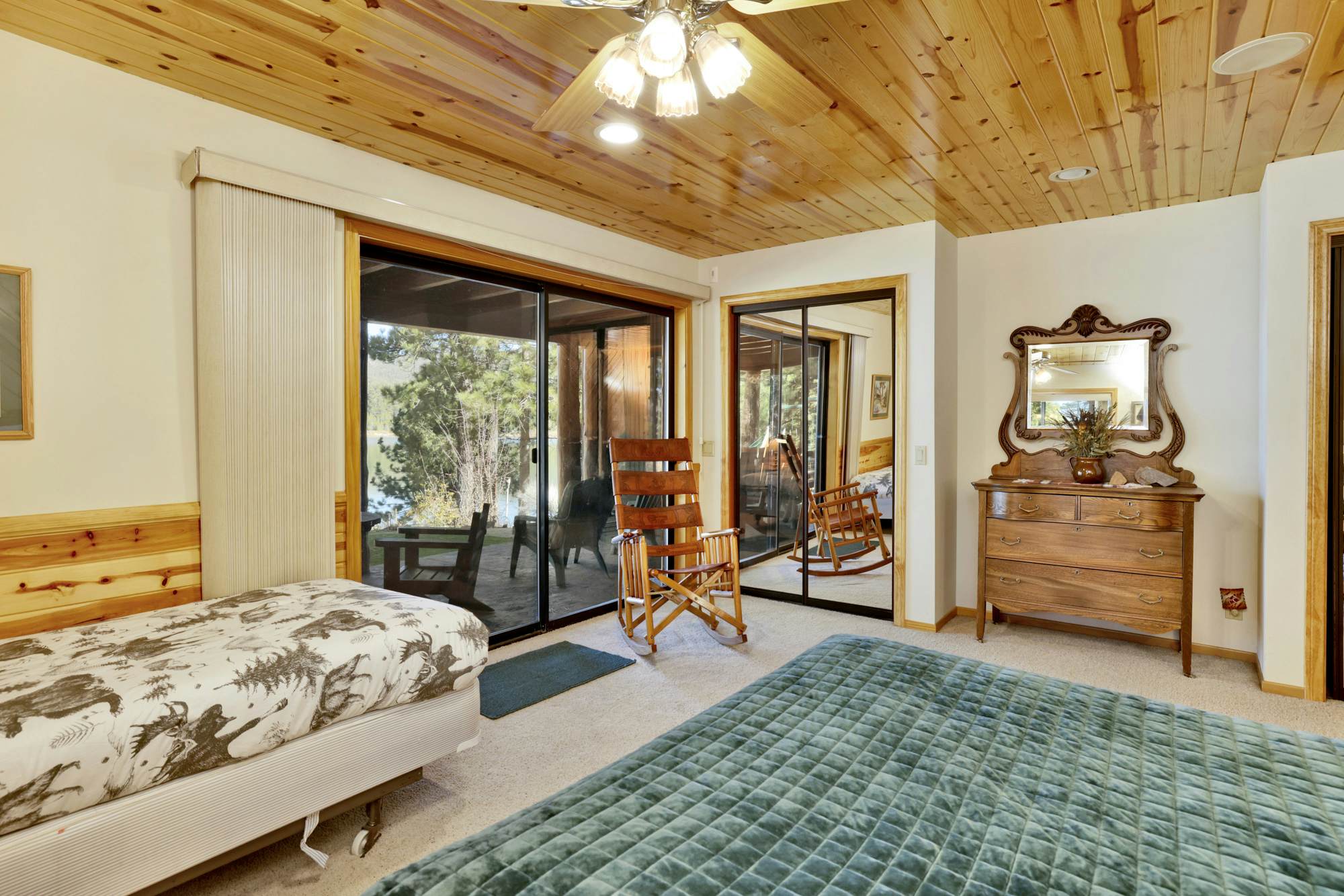 2471-Eagle Point Lake House