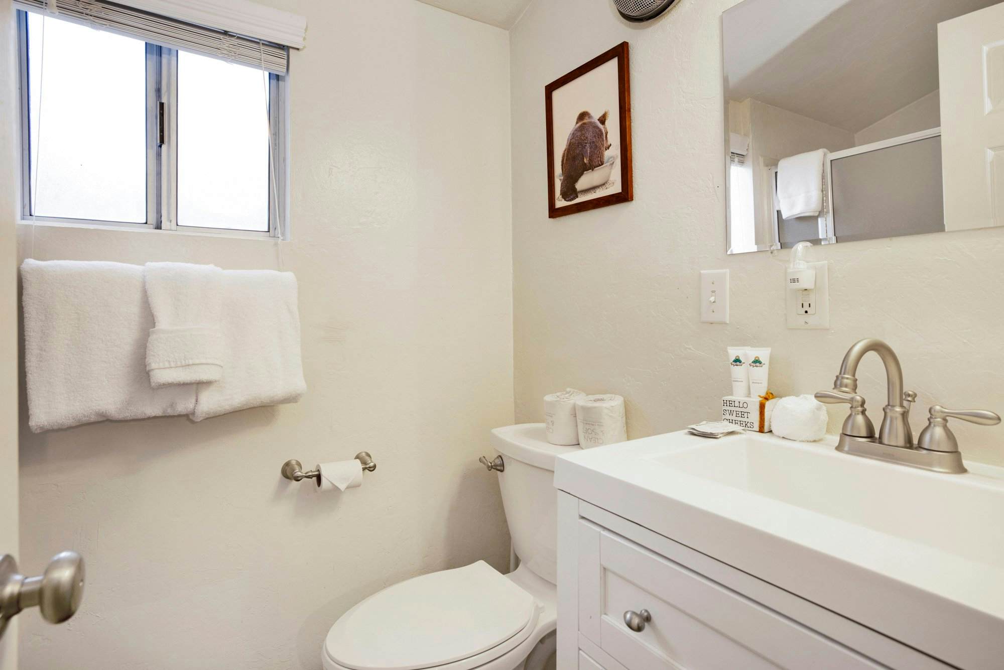 2476-Our Cabin in the Woods