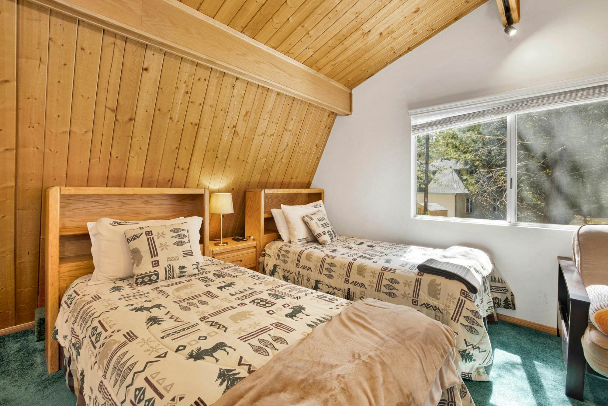 2476-Our Cabin in the Woods