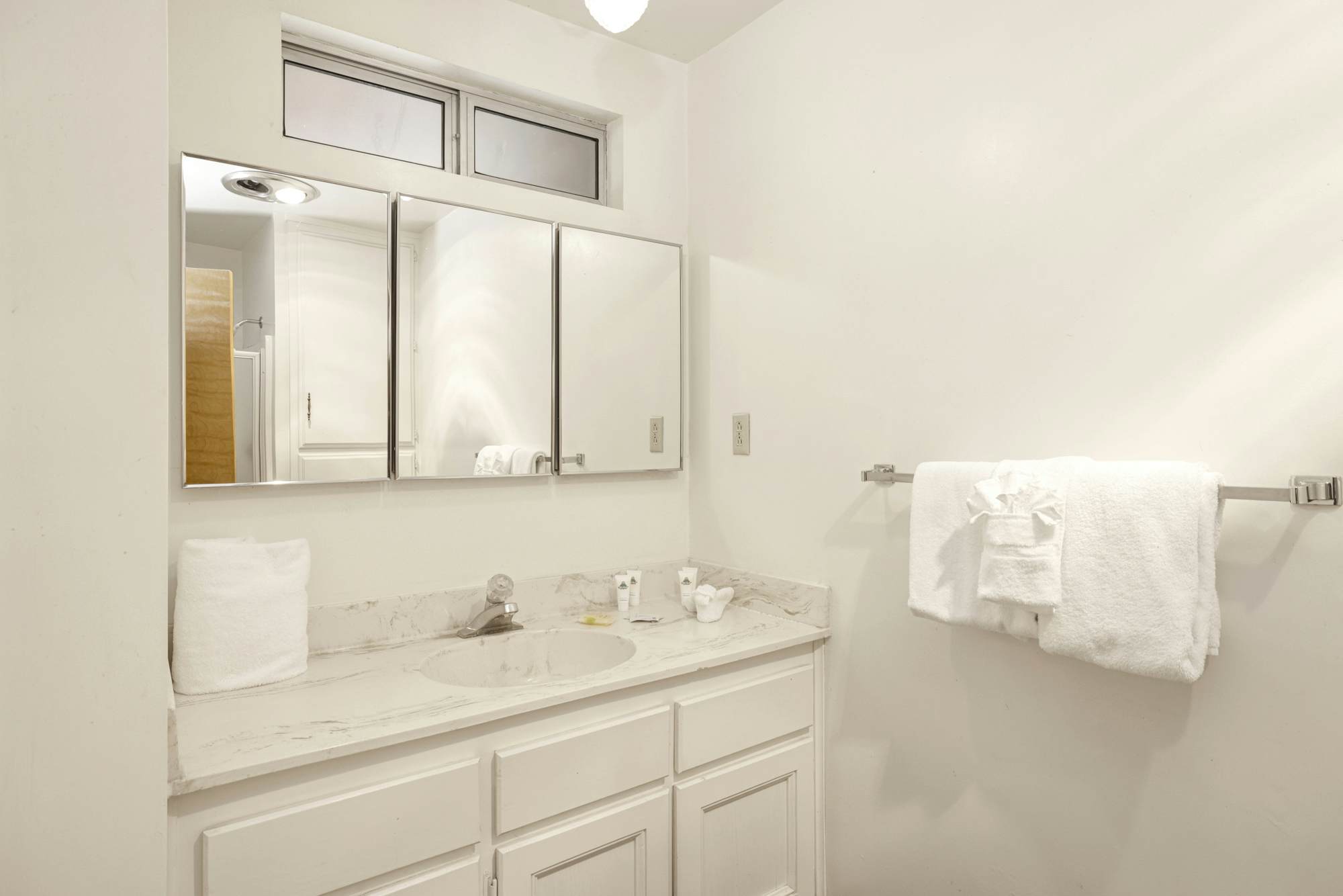 2470-Inspiration Point Retreat