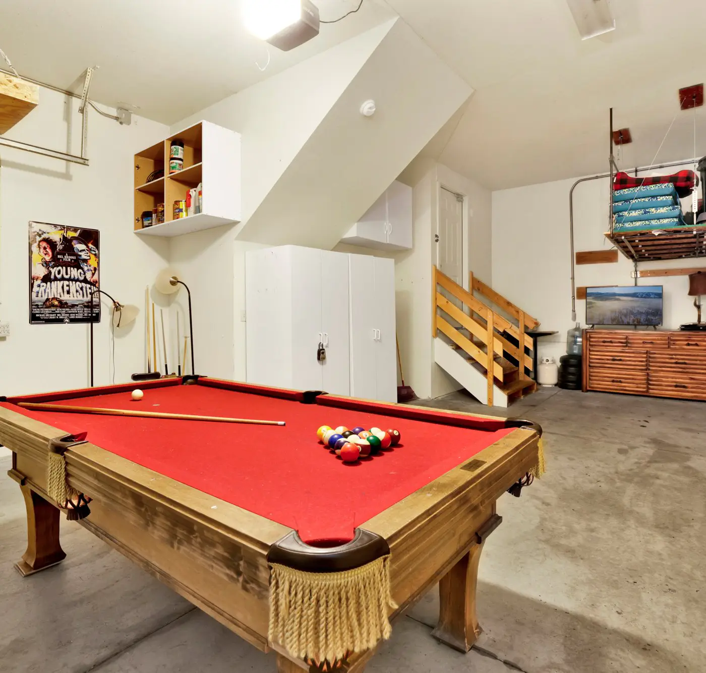 2484-Green Squirrel Chateau