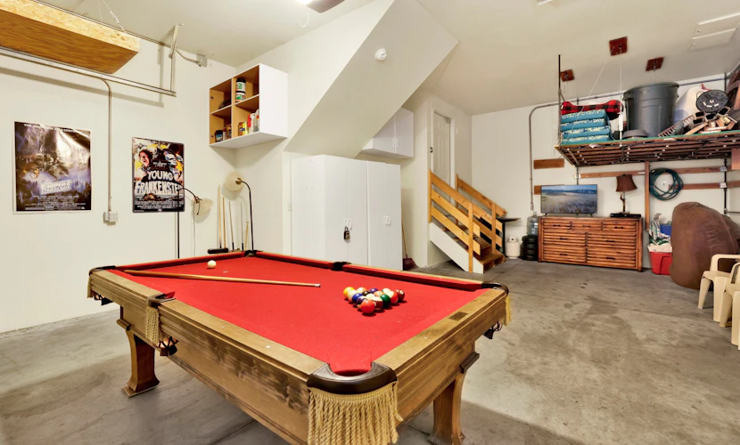 Green Squirrel Chateau | Family & Pet Friendly | Game Room | Walk to Lake, Marina & Ski Shuttle