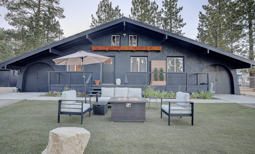 Relaxing Woodside Cottage at Shay Meadow Ranch