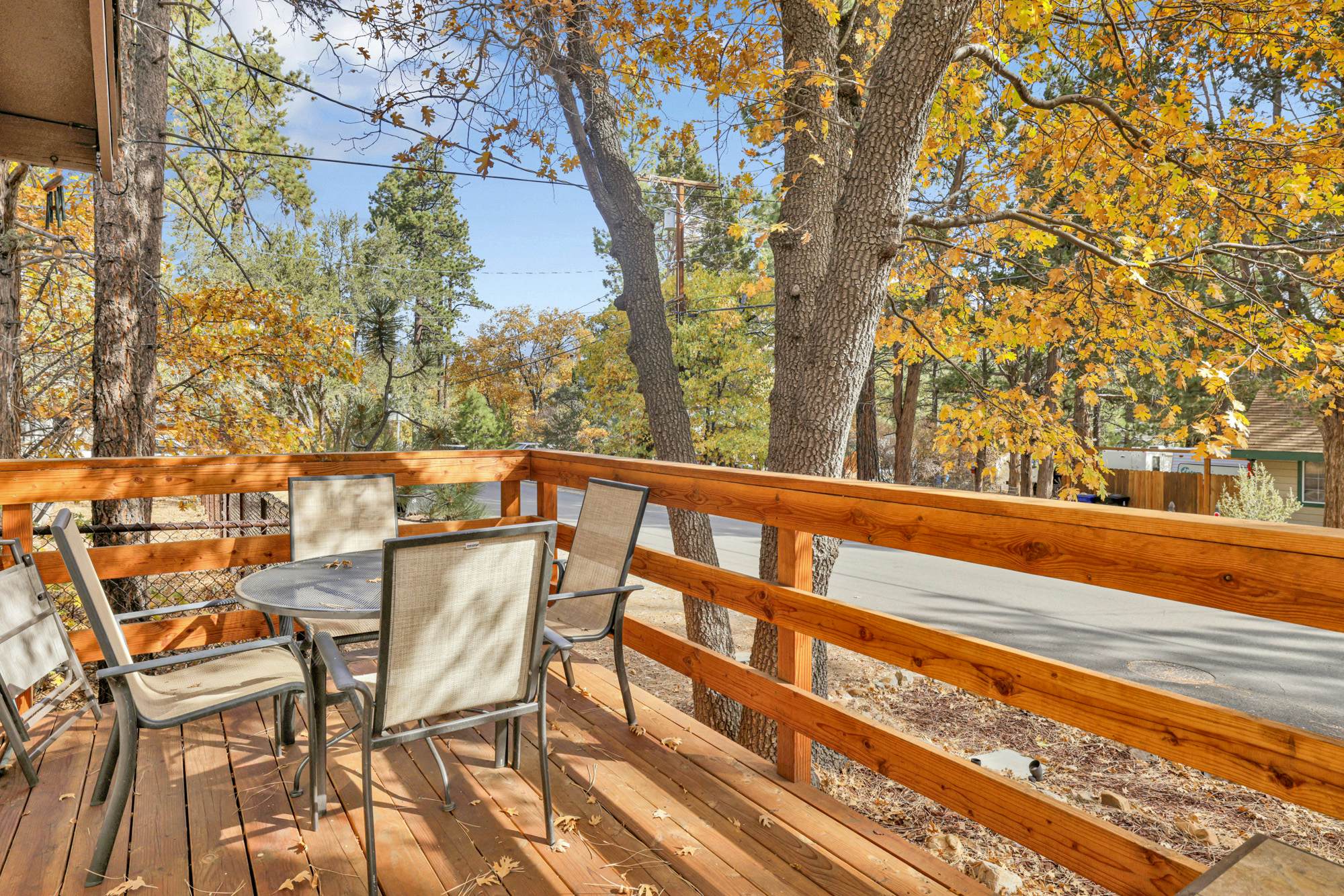 2485-Holmes Away From Home