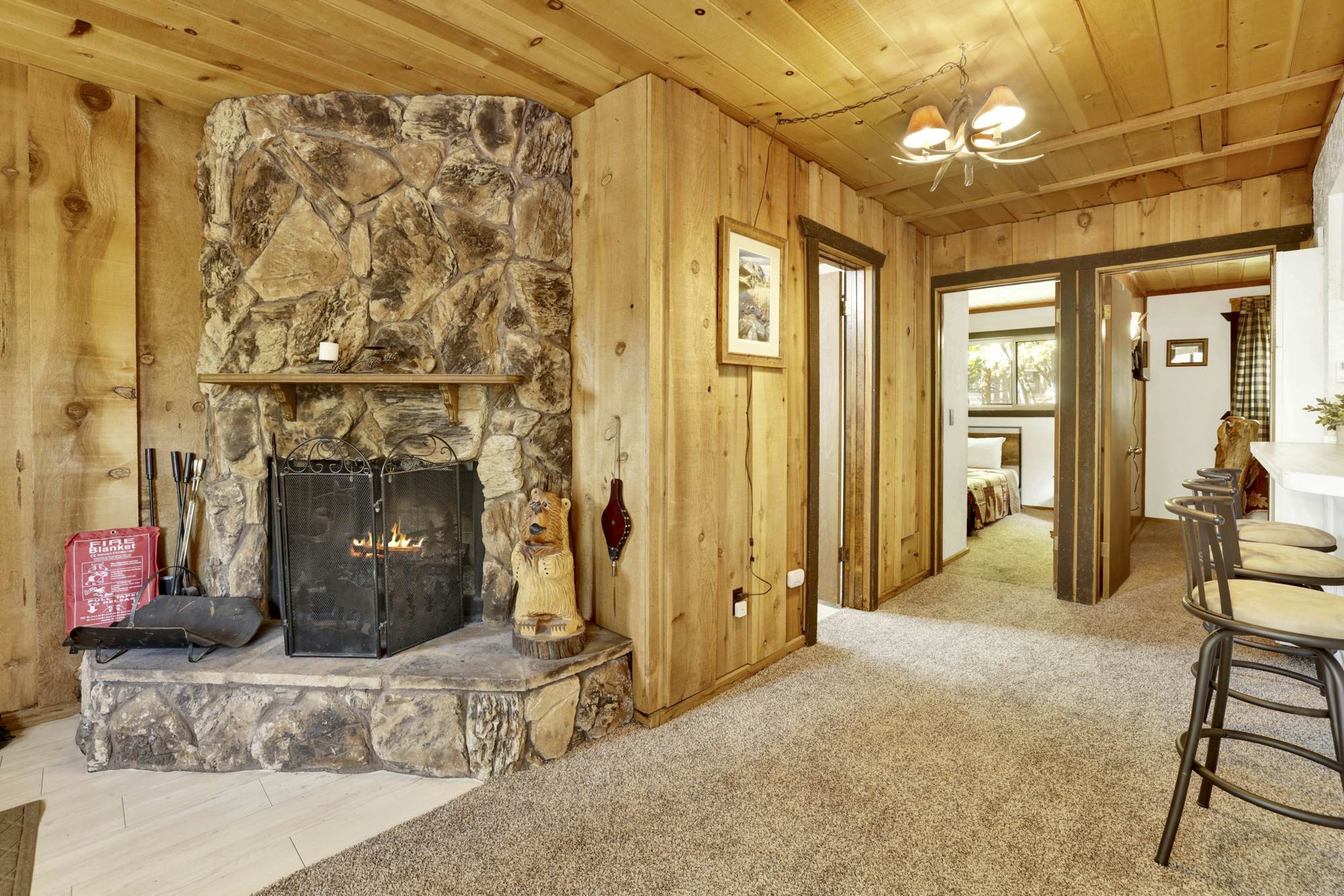 2485-Holmes Away From Home