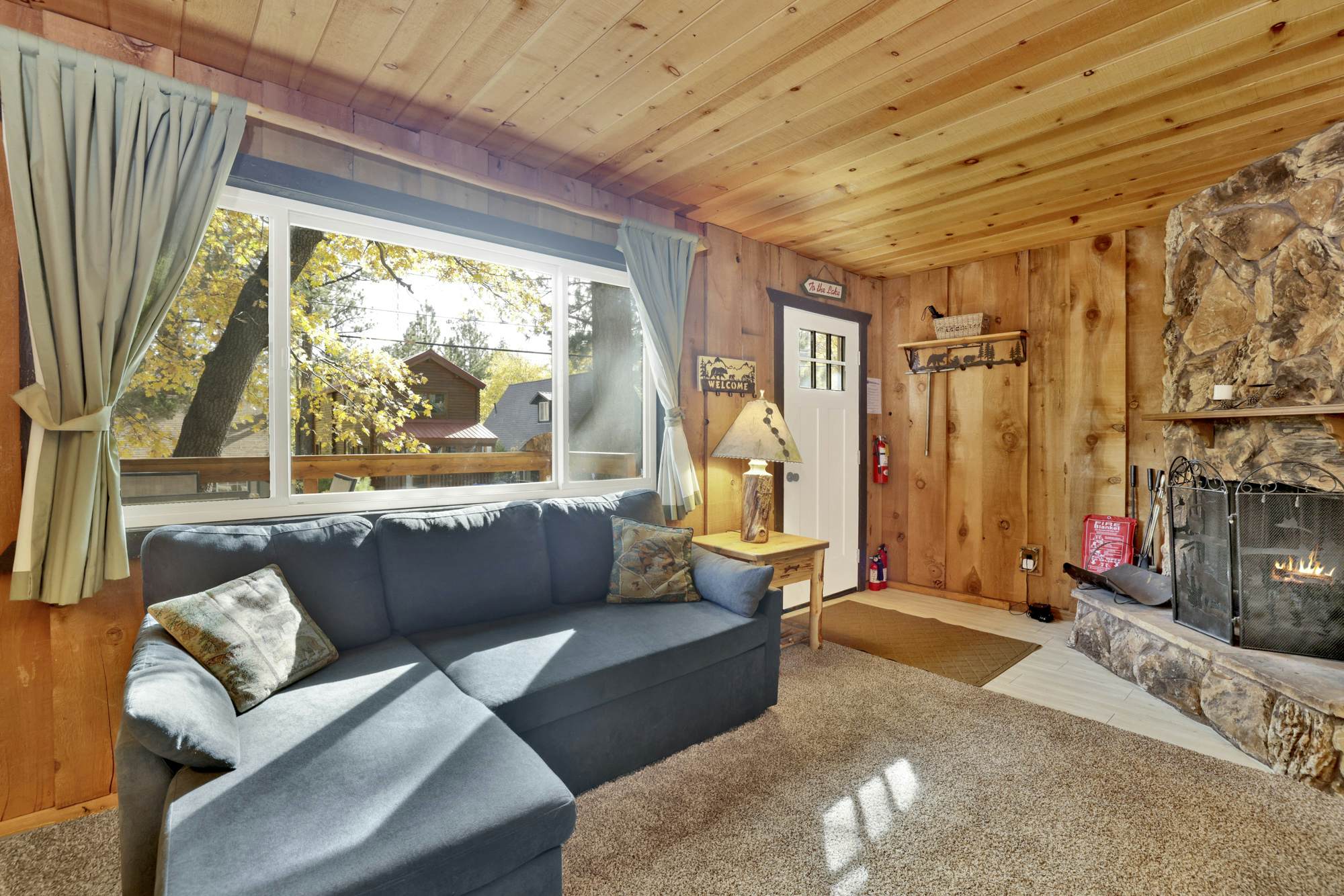 2485-Holmes Away From Home