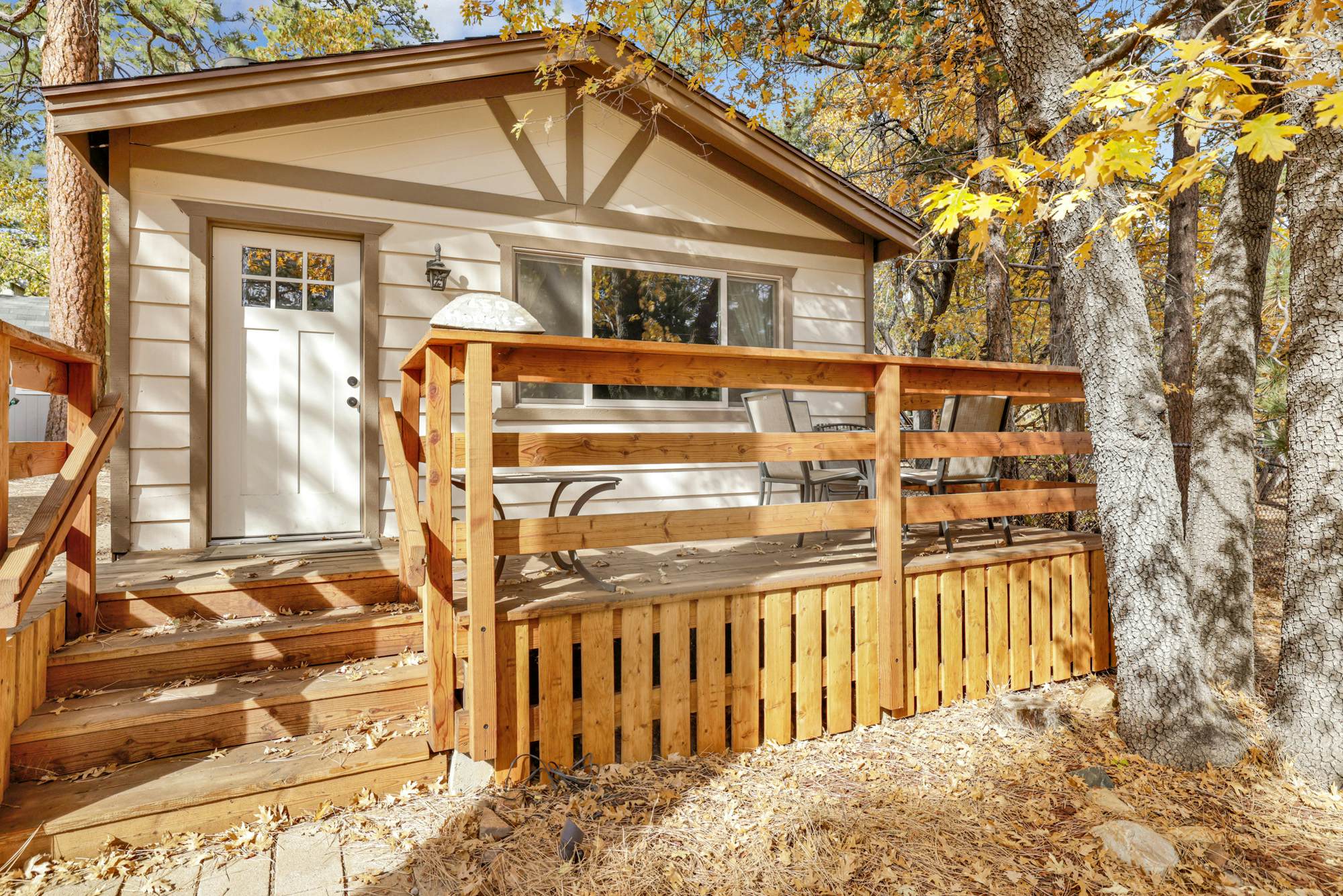 2485-Holmes Away From Home