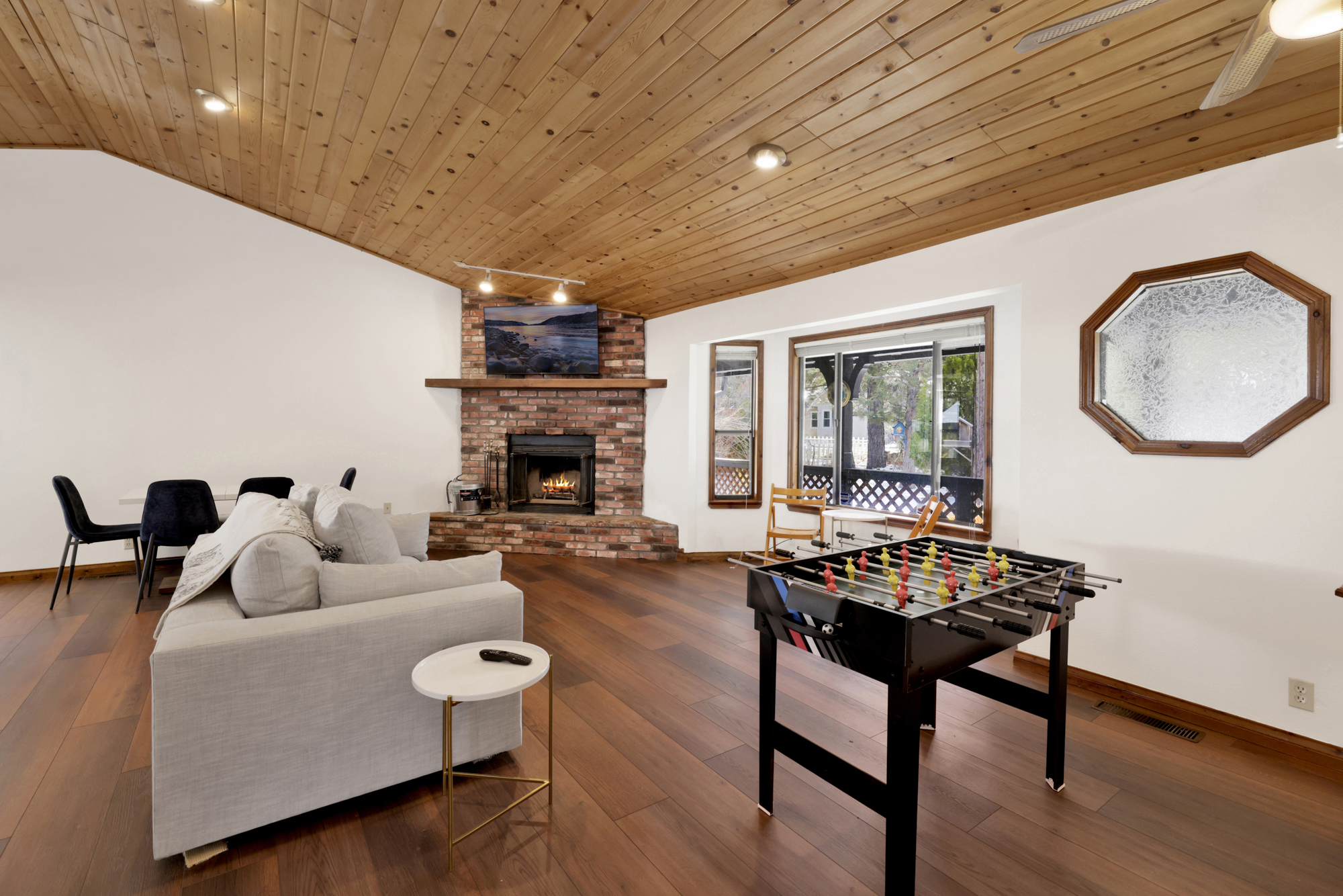 Blue Bear Lodge Big Bear- Spacious Single-Level Family Retreat