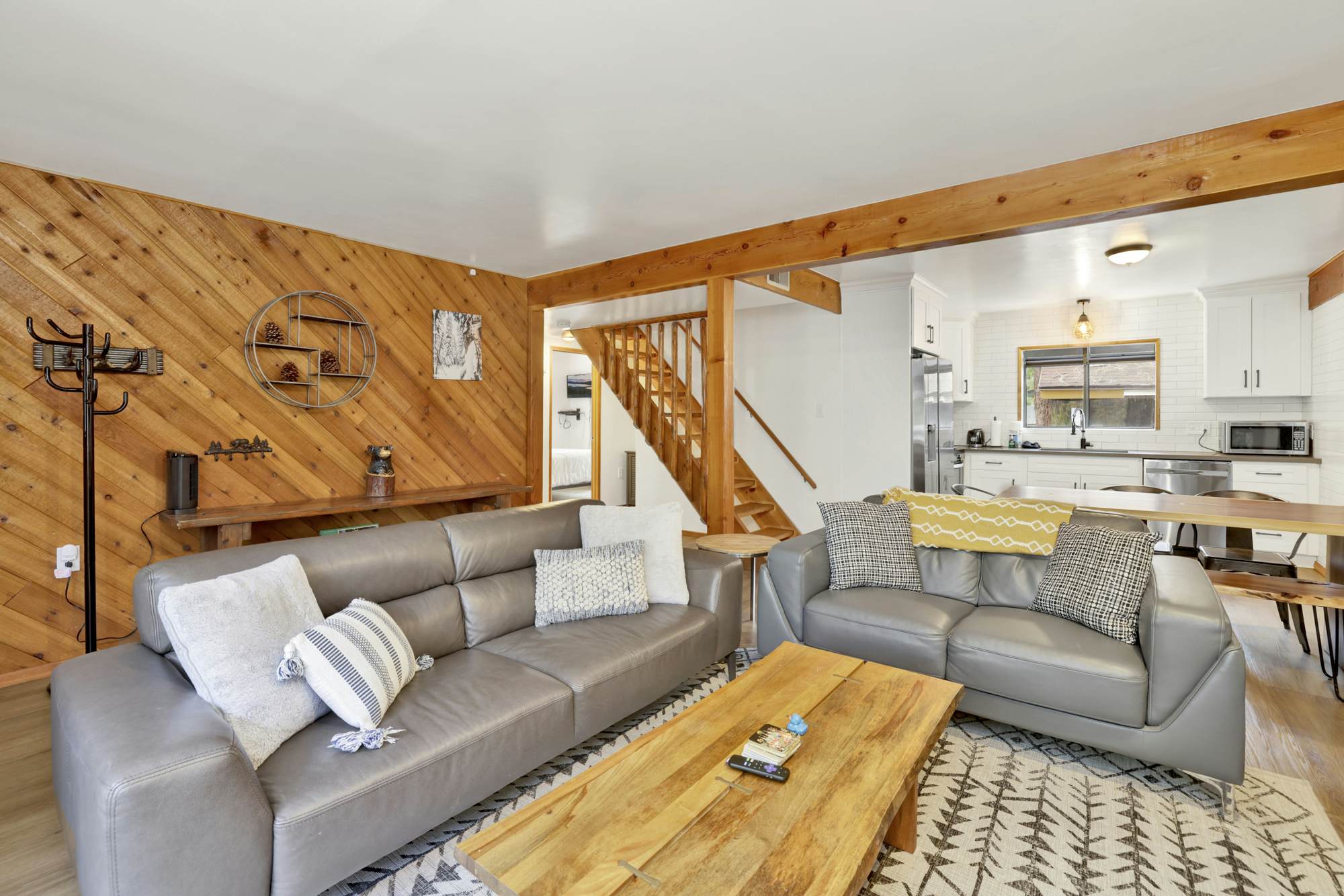 2493-Sugar Bear Pines