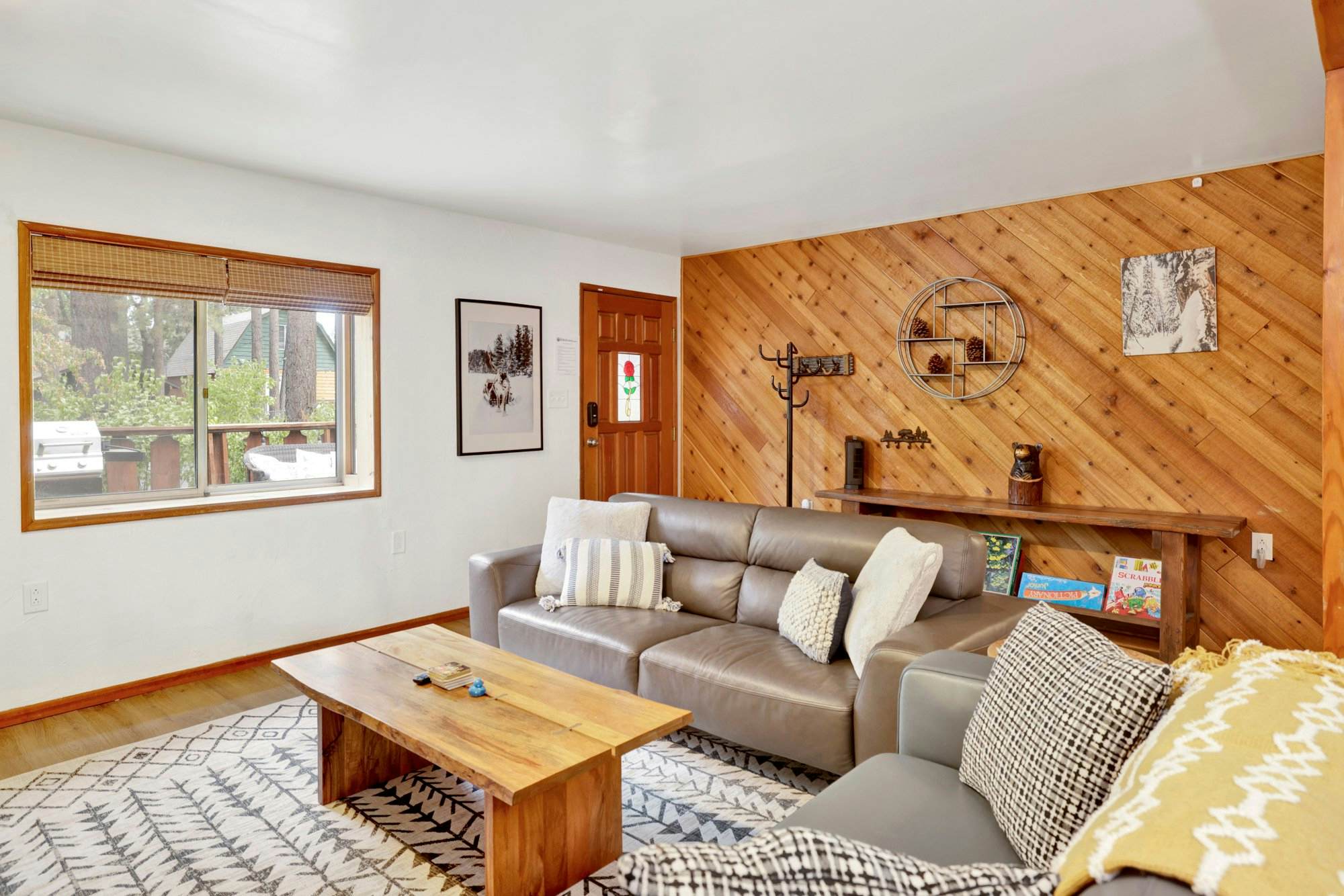 2493-Sugar Bear Pines