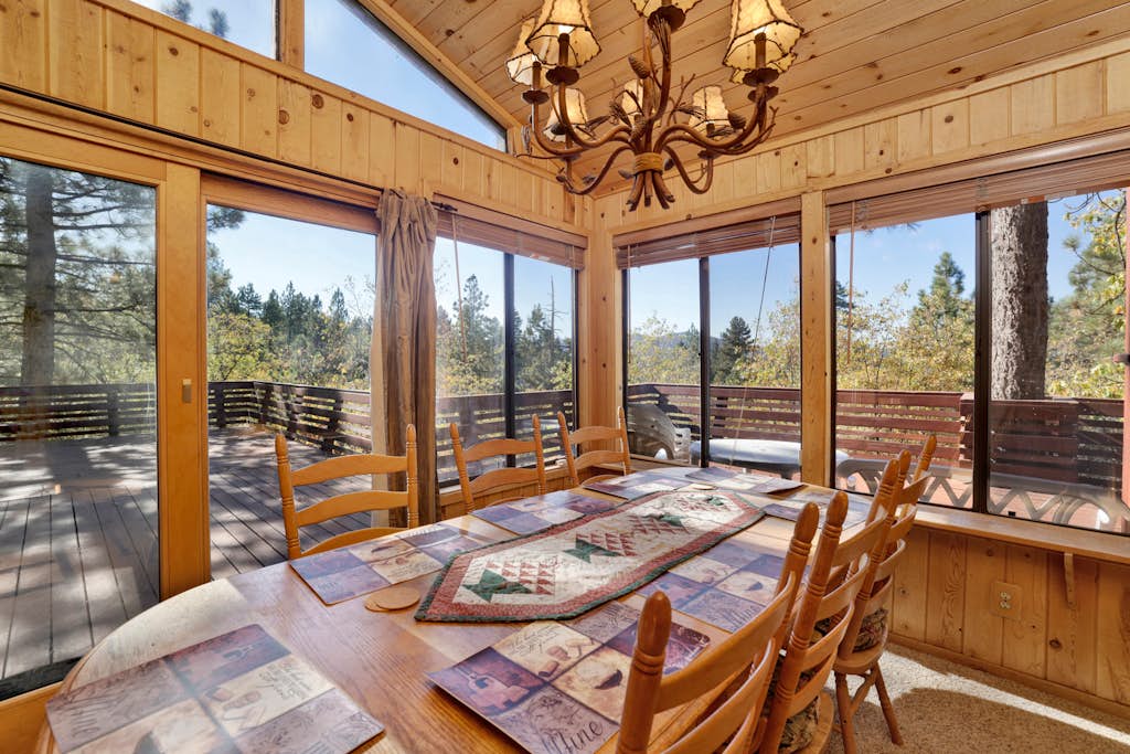 Mountain Hideaway on Maryland Big Bear Lake