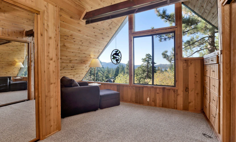 Mountain Hideaway on Maryland Big Bear Lake