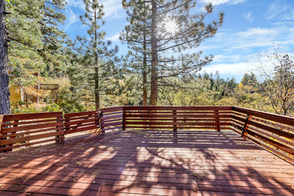 Mountain Hideaway on Maryland Big Bear Lake