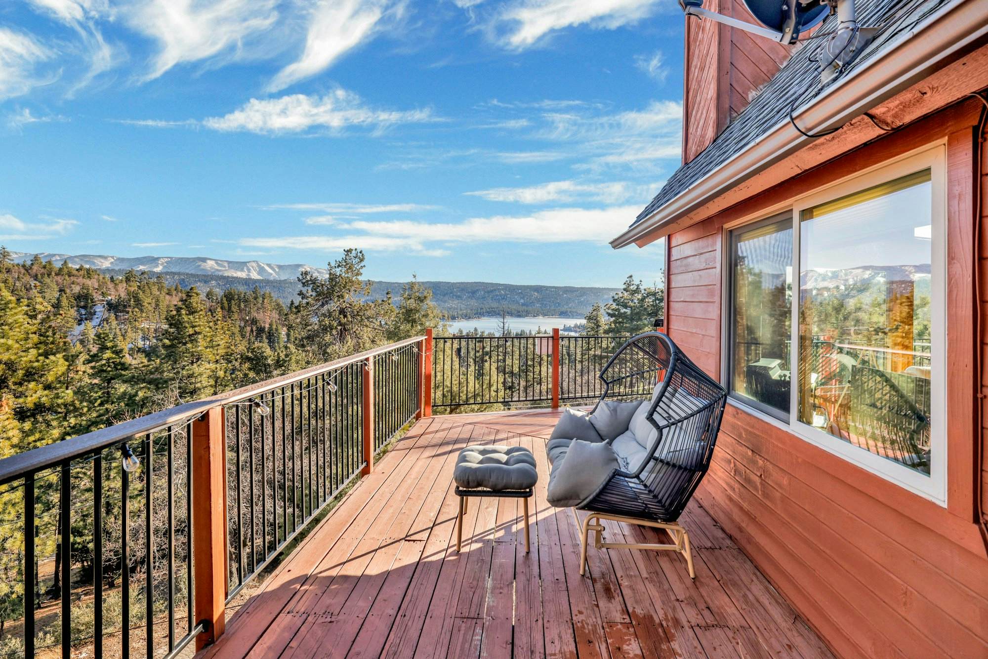 2520-High-Top Lakeview Chateau