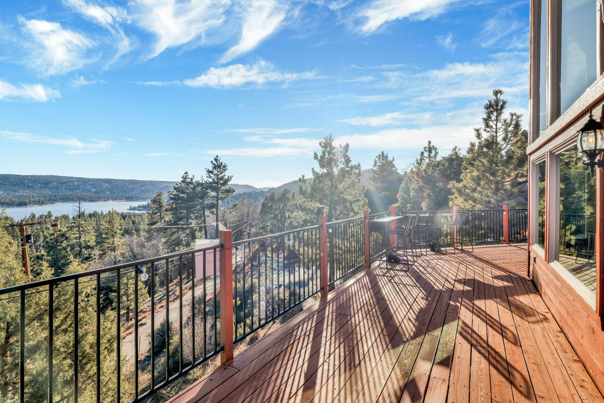 2520-High-Top Lakeview Chateau