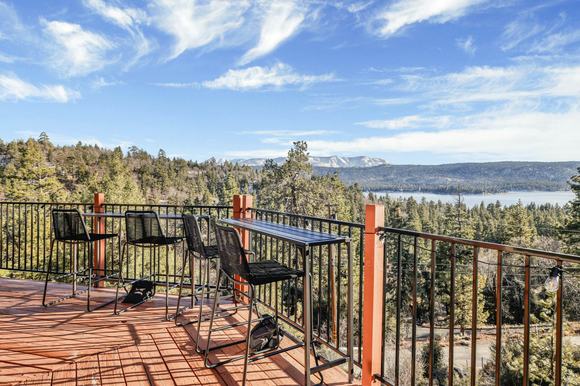 2520-High-Top Lakeview Chateau