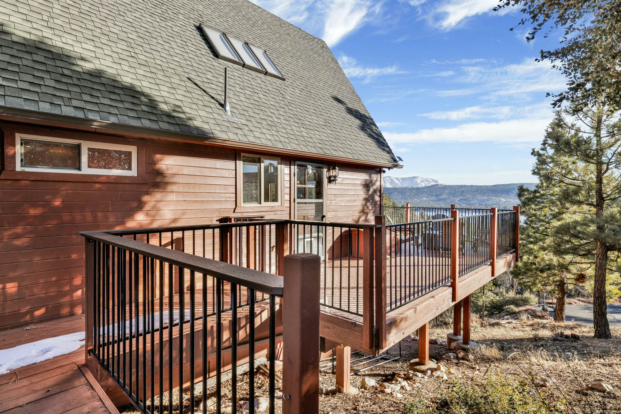 2520-High-Top Lakeview Chateau