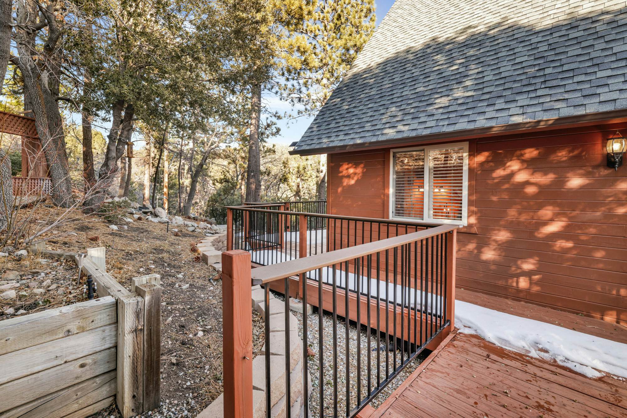 2520-High-Top Lakeview Chateau