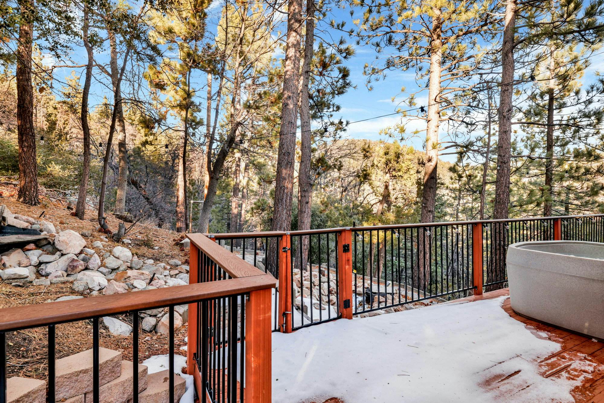 2520-High-Top Lakeview Chateau