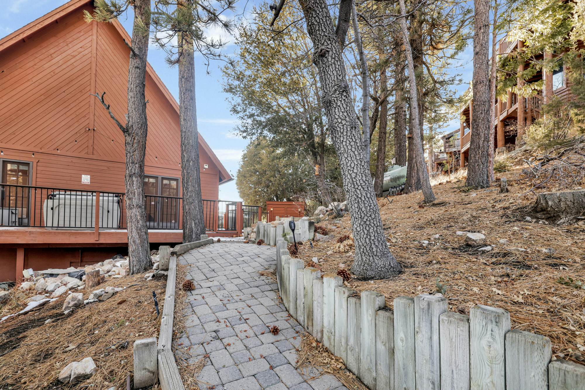 2520-High-Top Lakeview Chateau