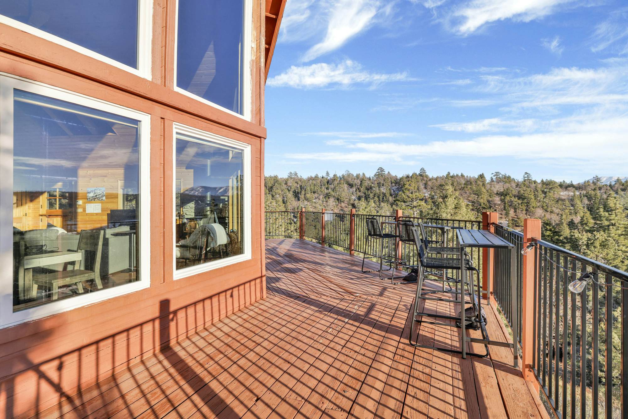 2520-High-Top Lakeview Chateau