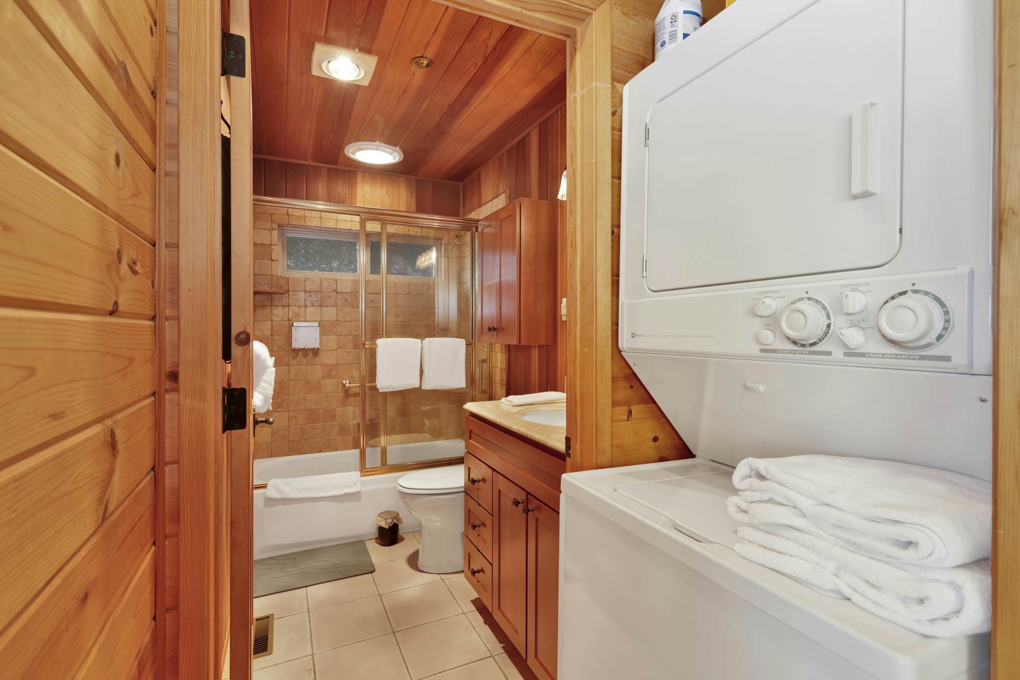 2520-High-Top Lakeview Chateau