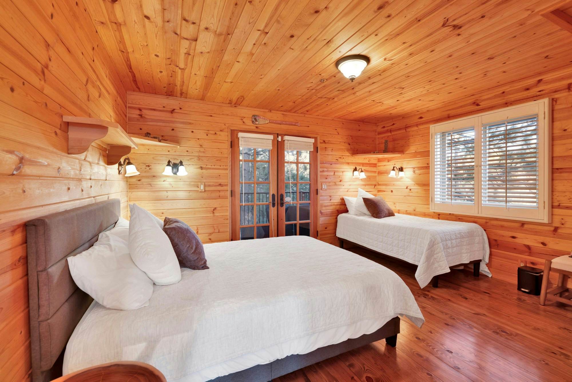 2520-High-Top Lakeview Chateau