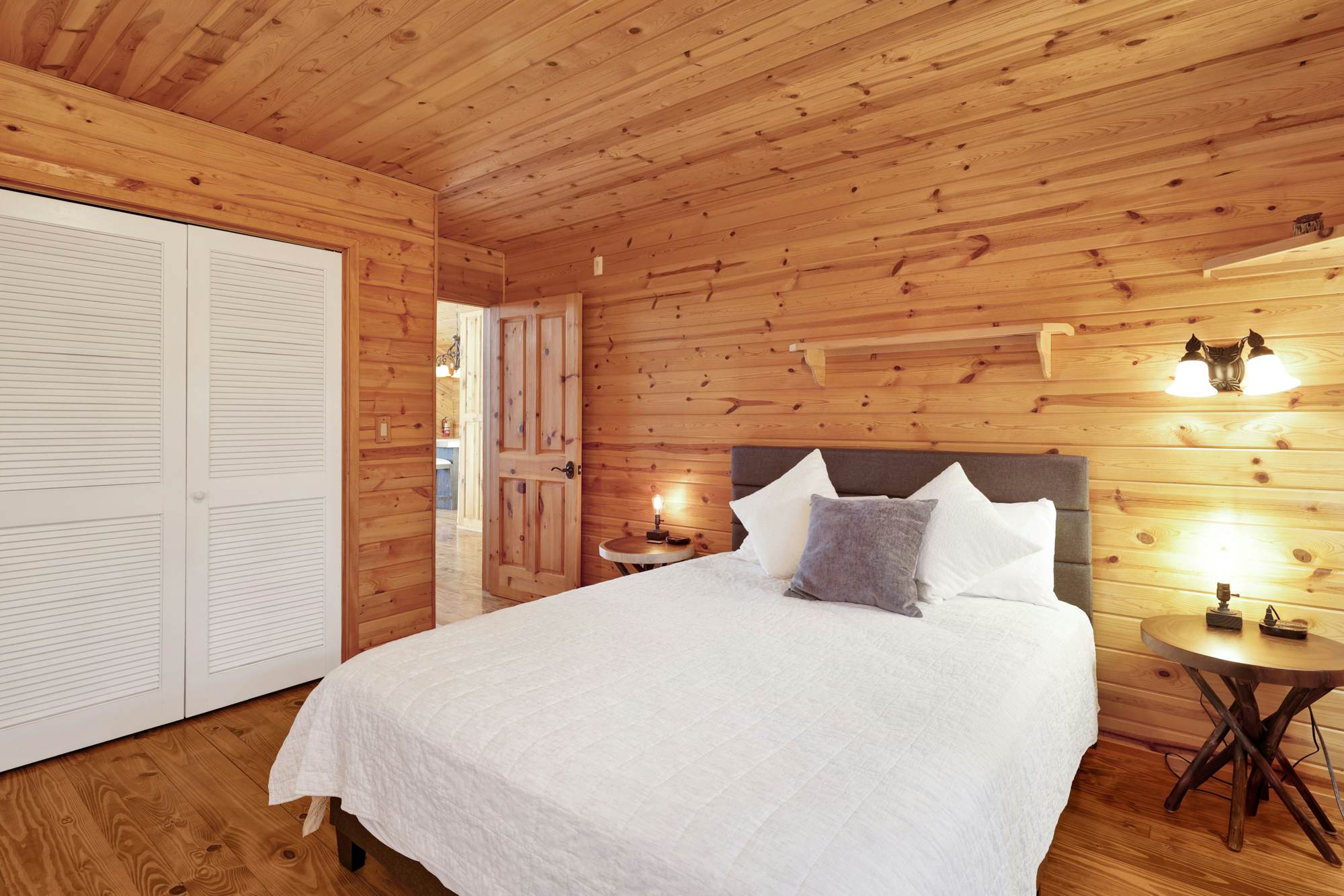 2520-High-Top Lakeview Chateau