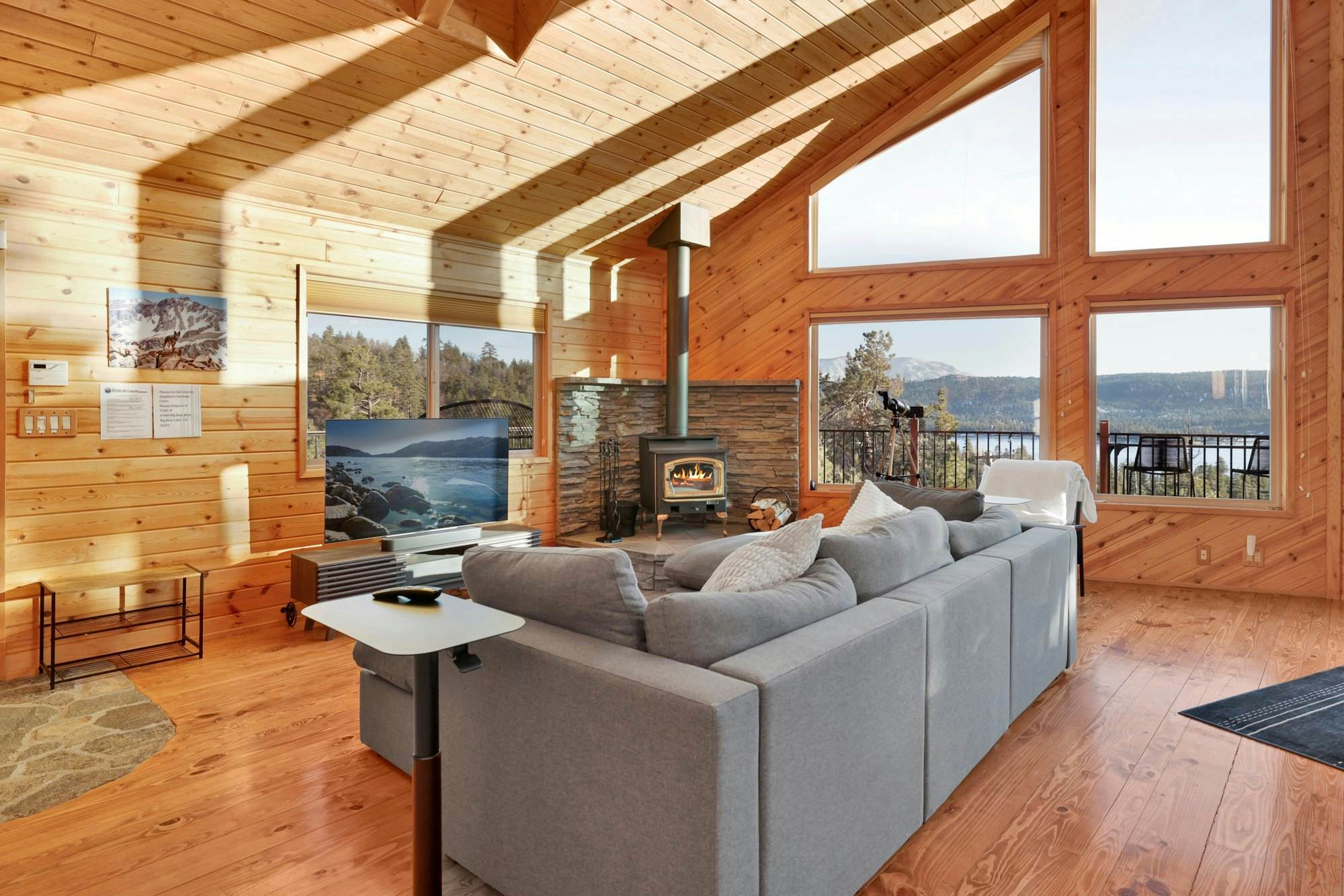 2520-High-Top Lakeview Chateau