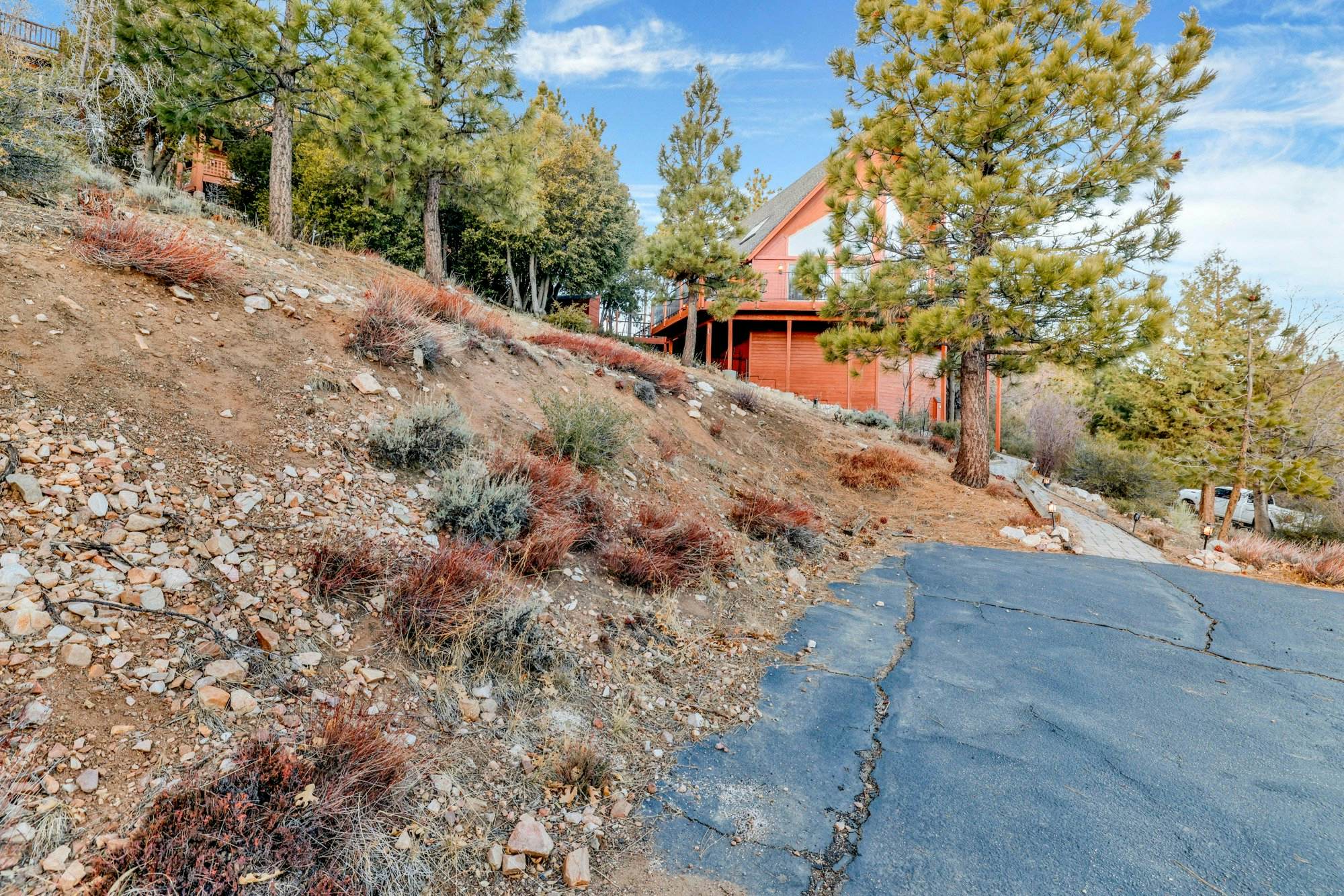 2520-High-Top Lakeview Chateau