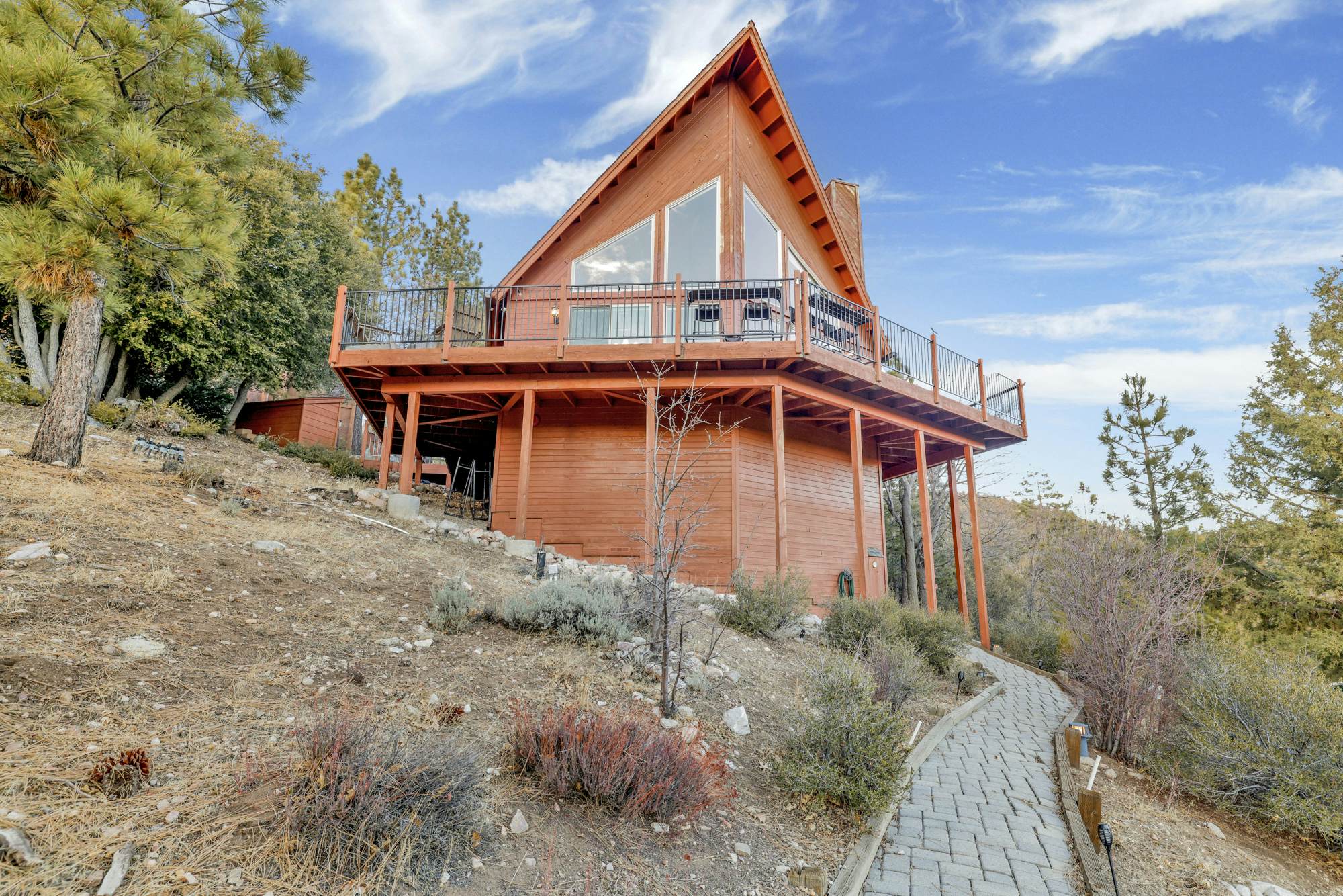 2520-High-Top Lakeview Chateau