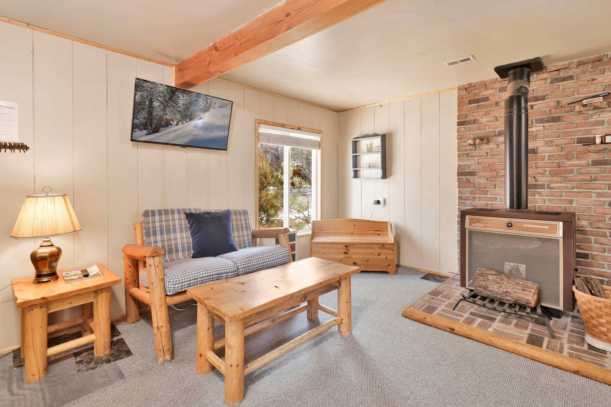 2522-Cute and Cozy Cottage