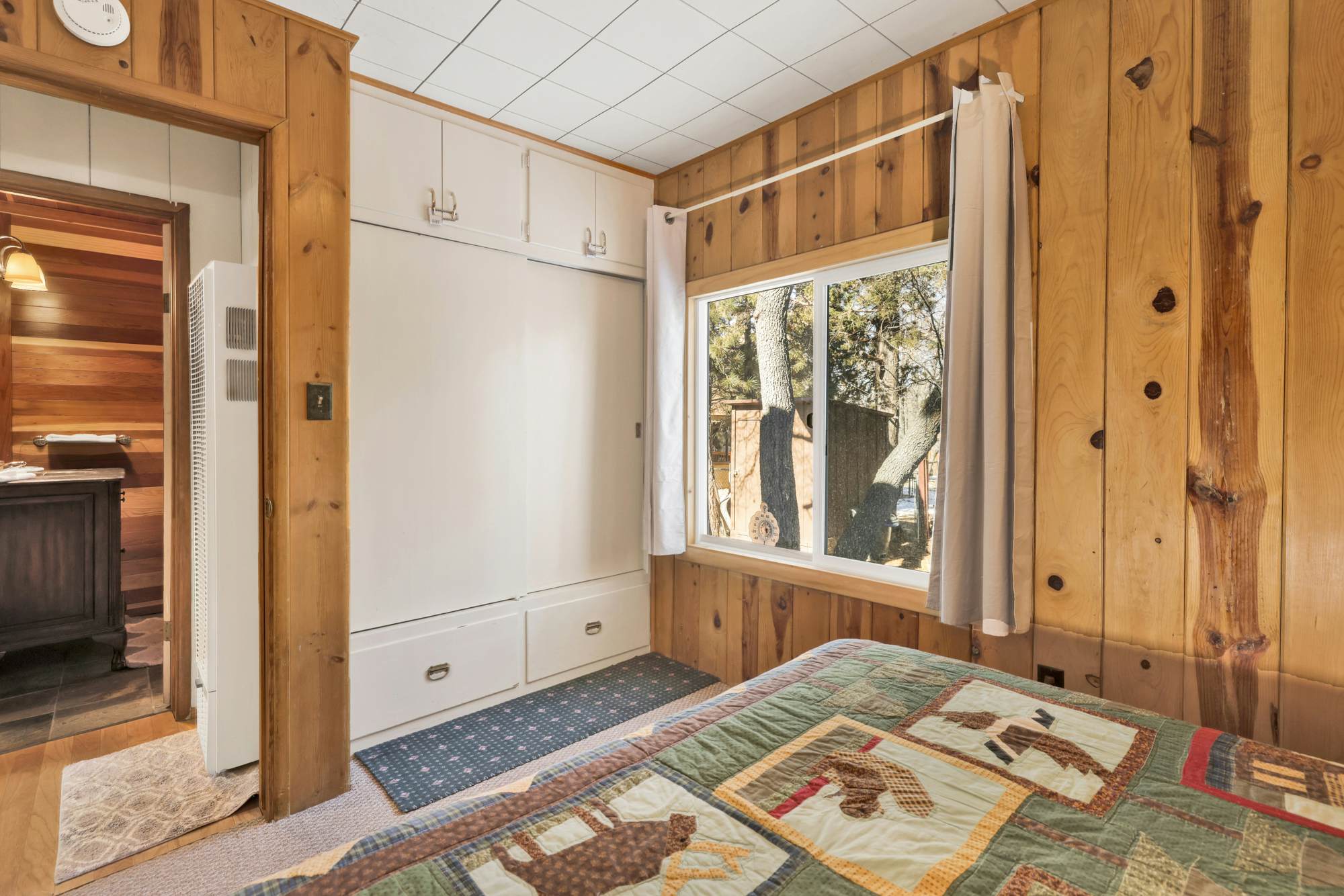 2522-Cute and Cozy Cottage