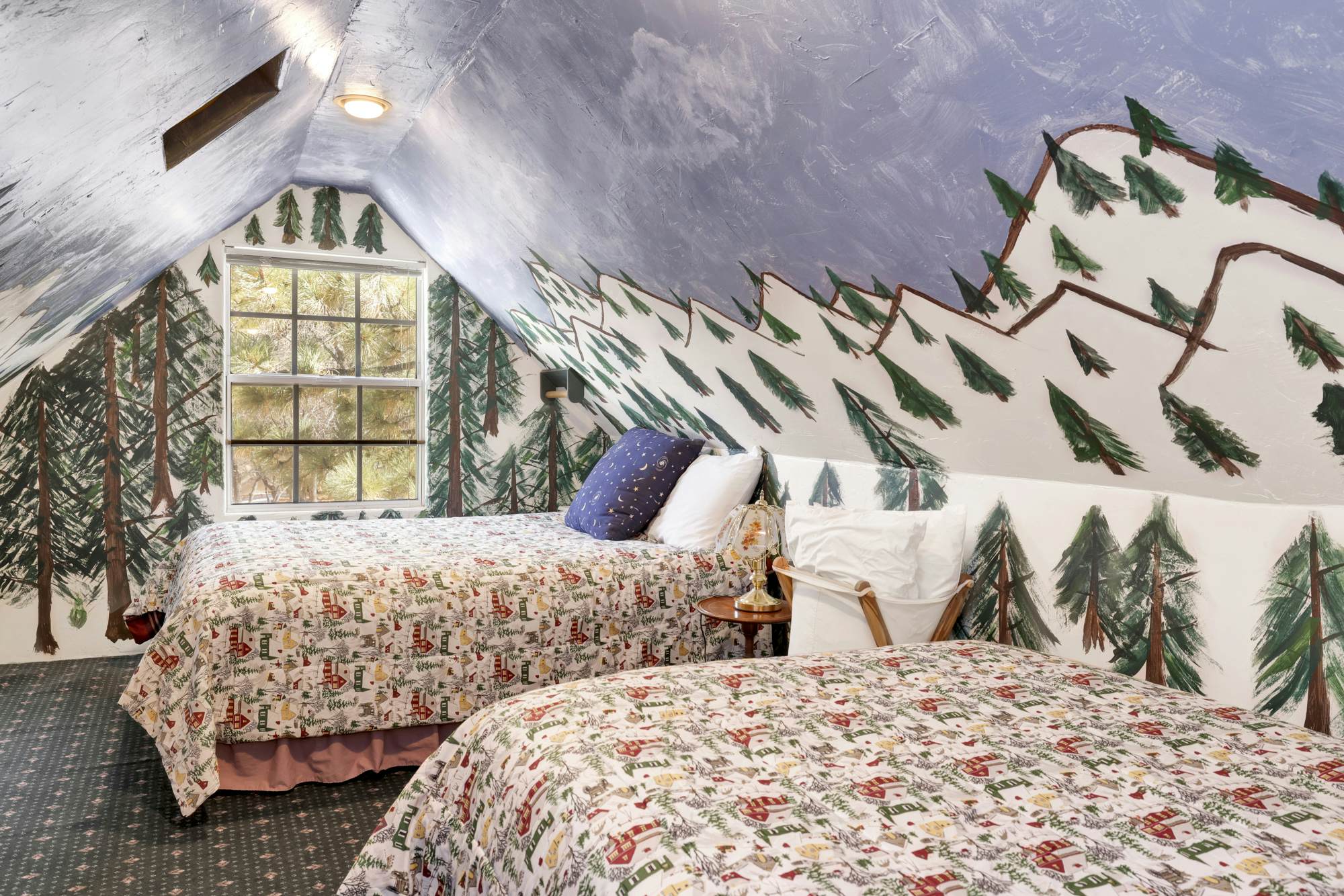 2522-Cute and Cozy Cottage