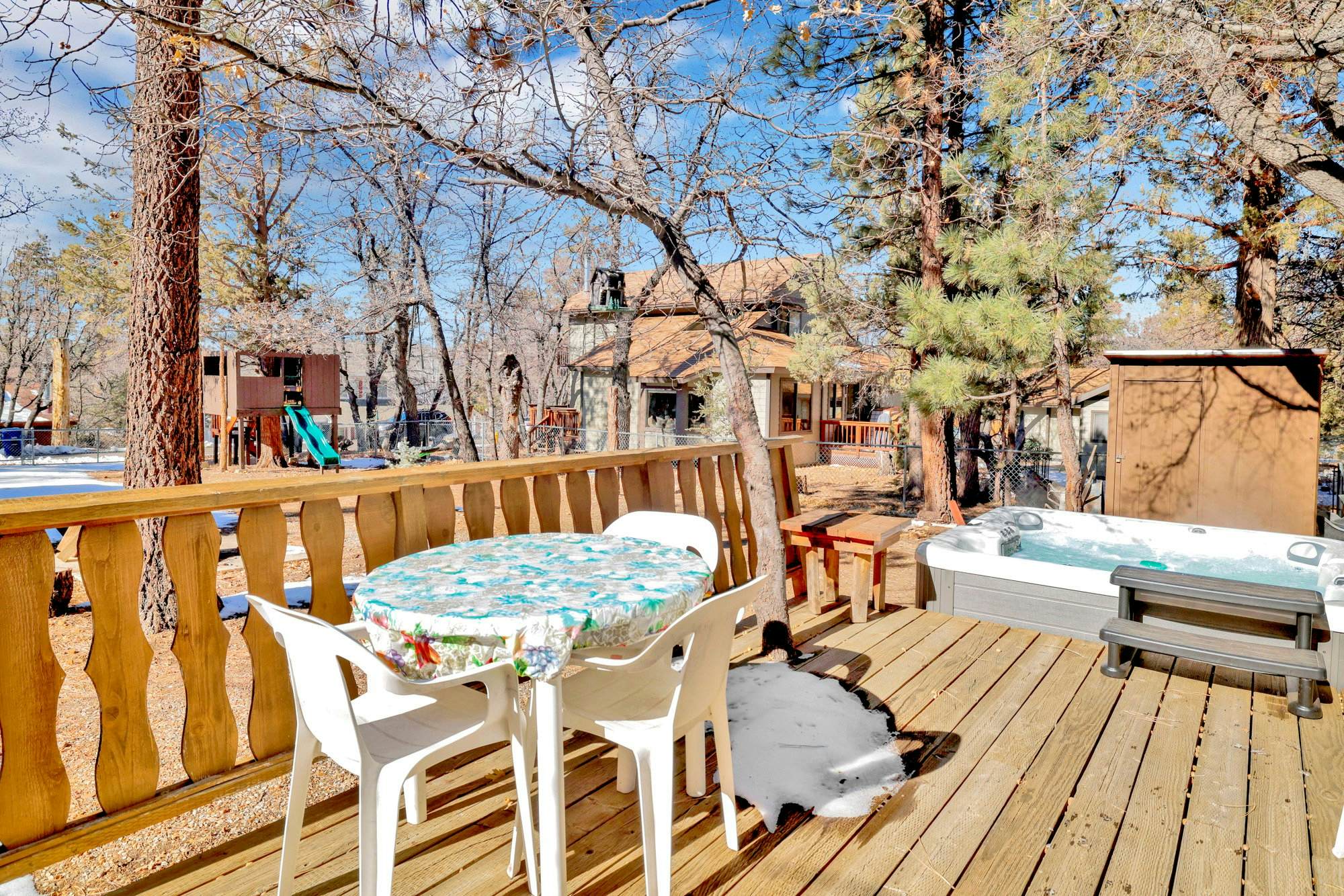 2522-Cute and Cozy Cottage