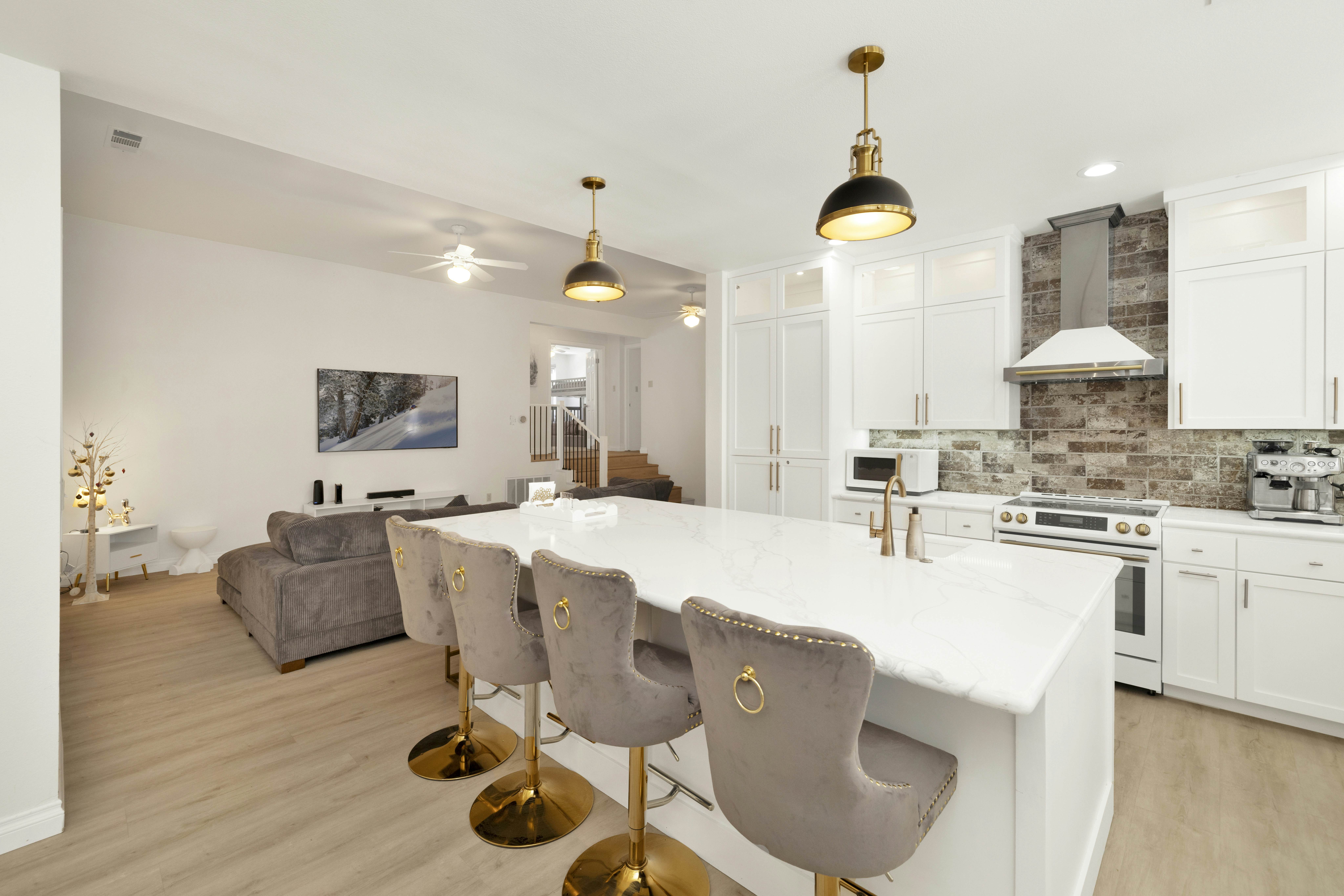 2524-Castlewood Retreat