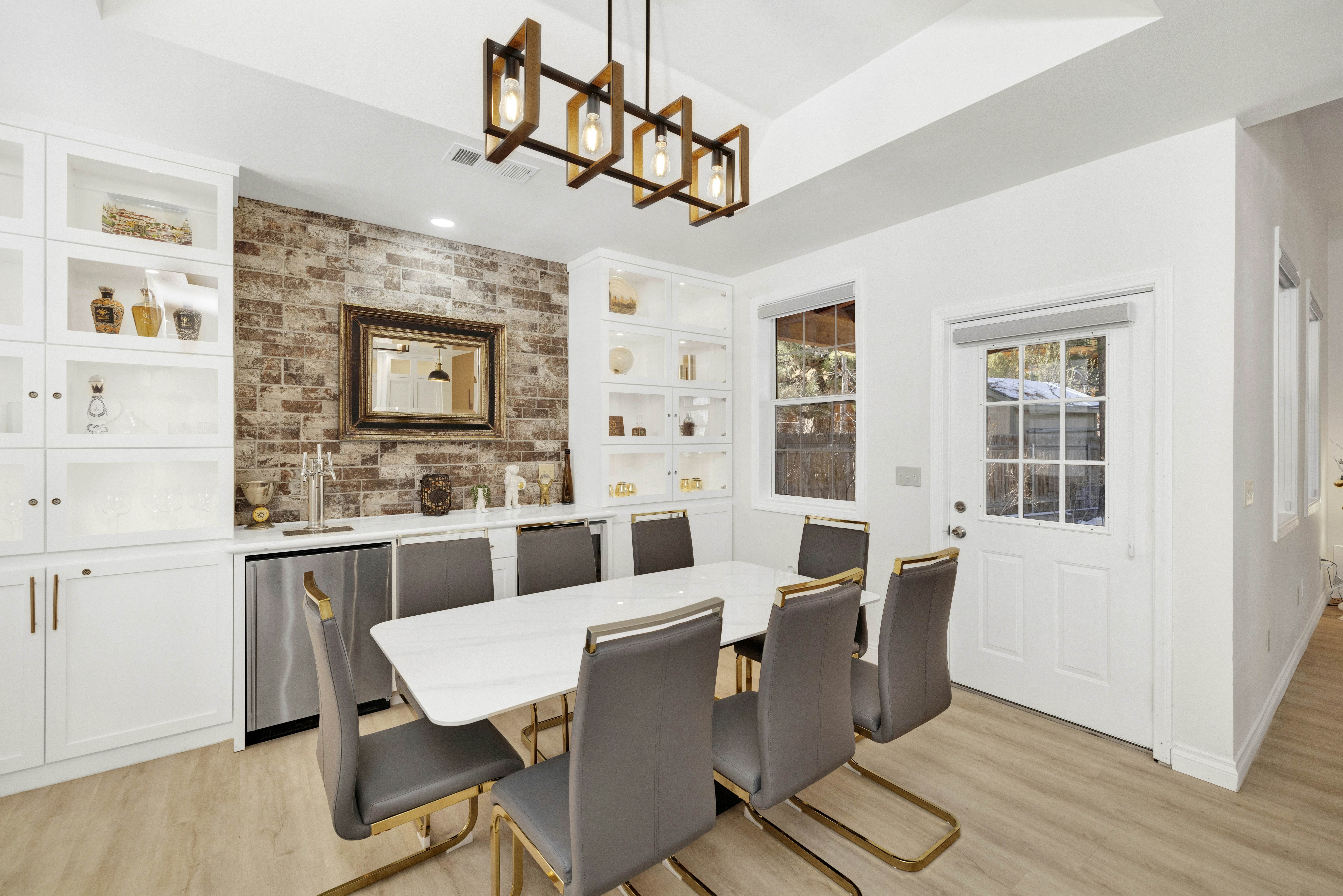 2524-Castlewood Retreat