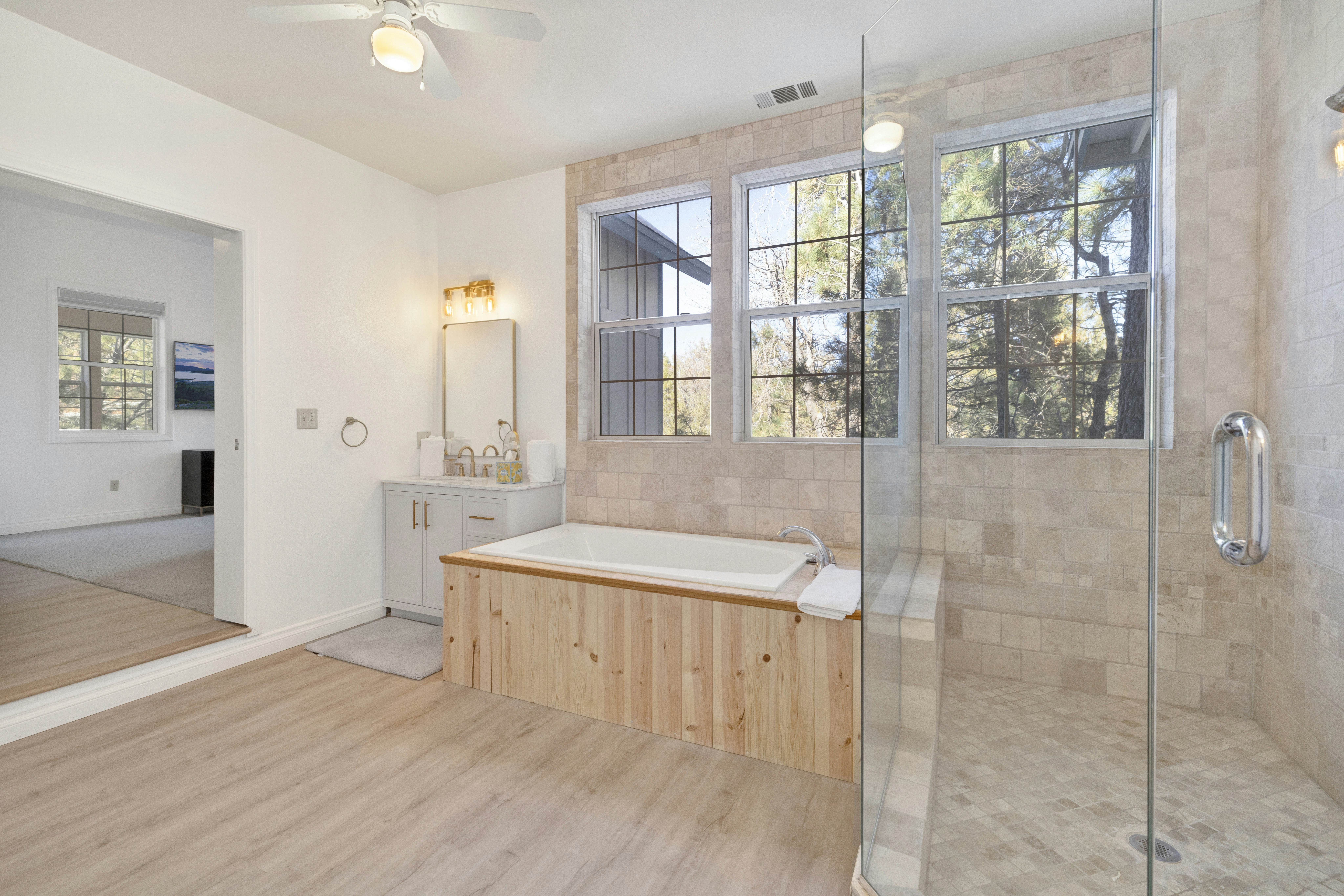 2524-Castlewood Retreat