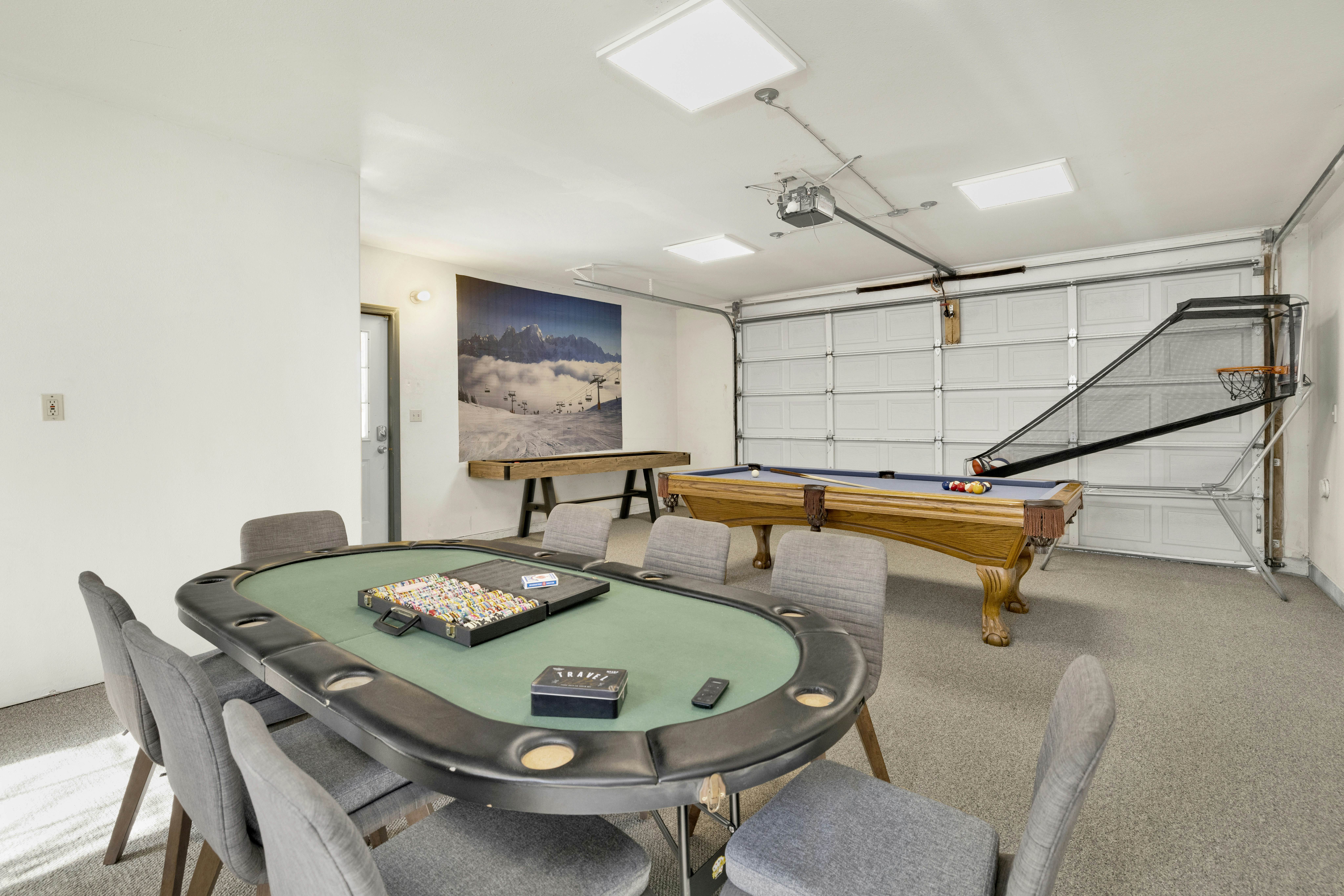 2524-Castlewood Retreat